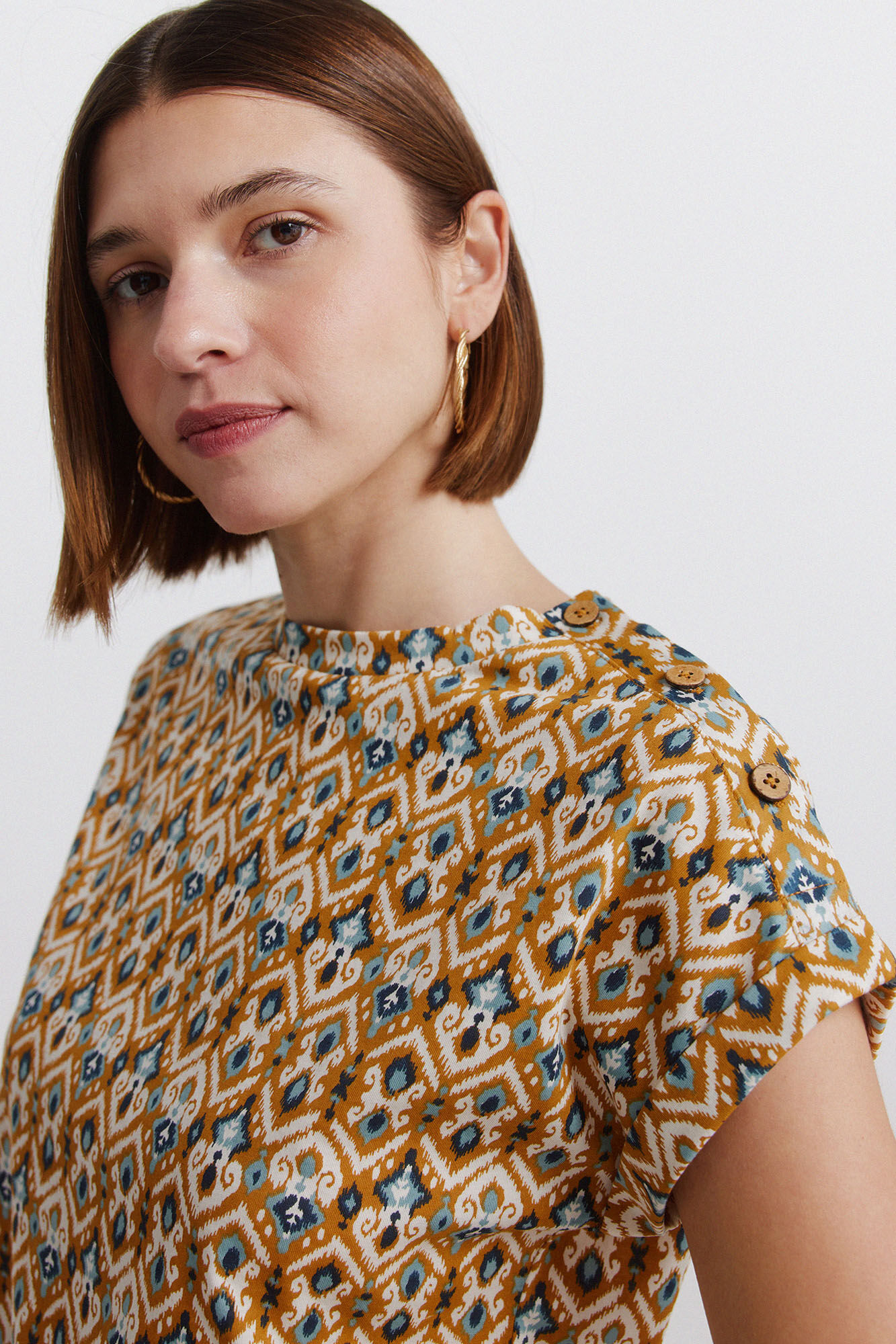 Springfield Playera estampada con botones amarillo