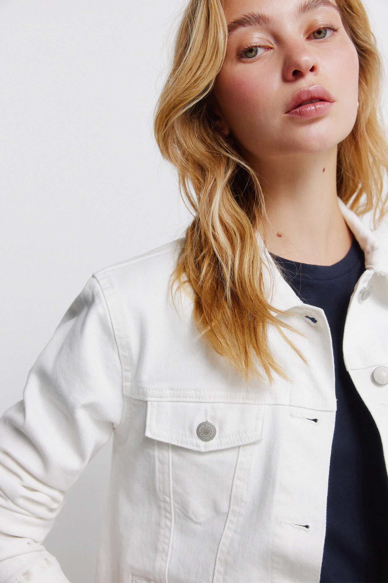 Springfield Chamarra de mezclilla color algod&oacute;n beige