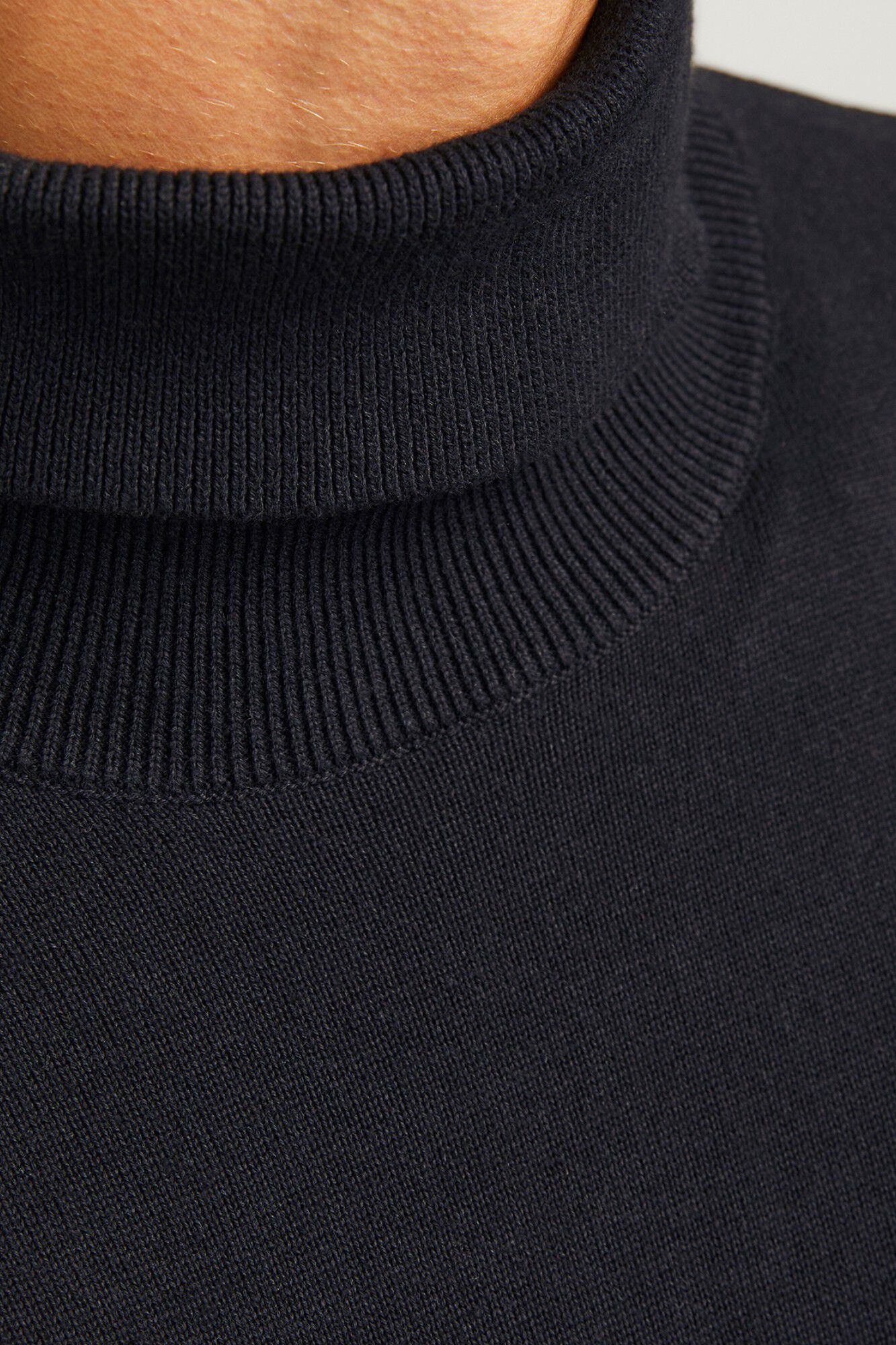 Jack & Jones Su&eacute;ter de algod&oacute;n de cuello alto negro