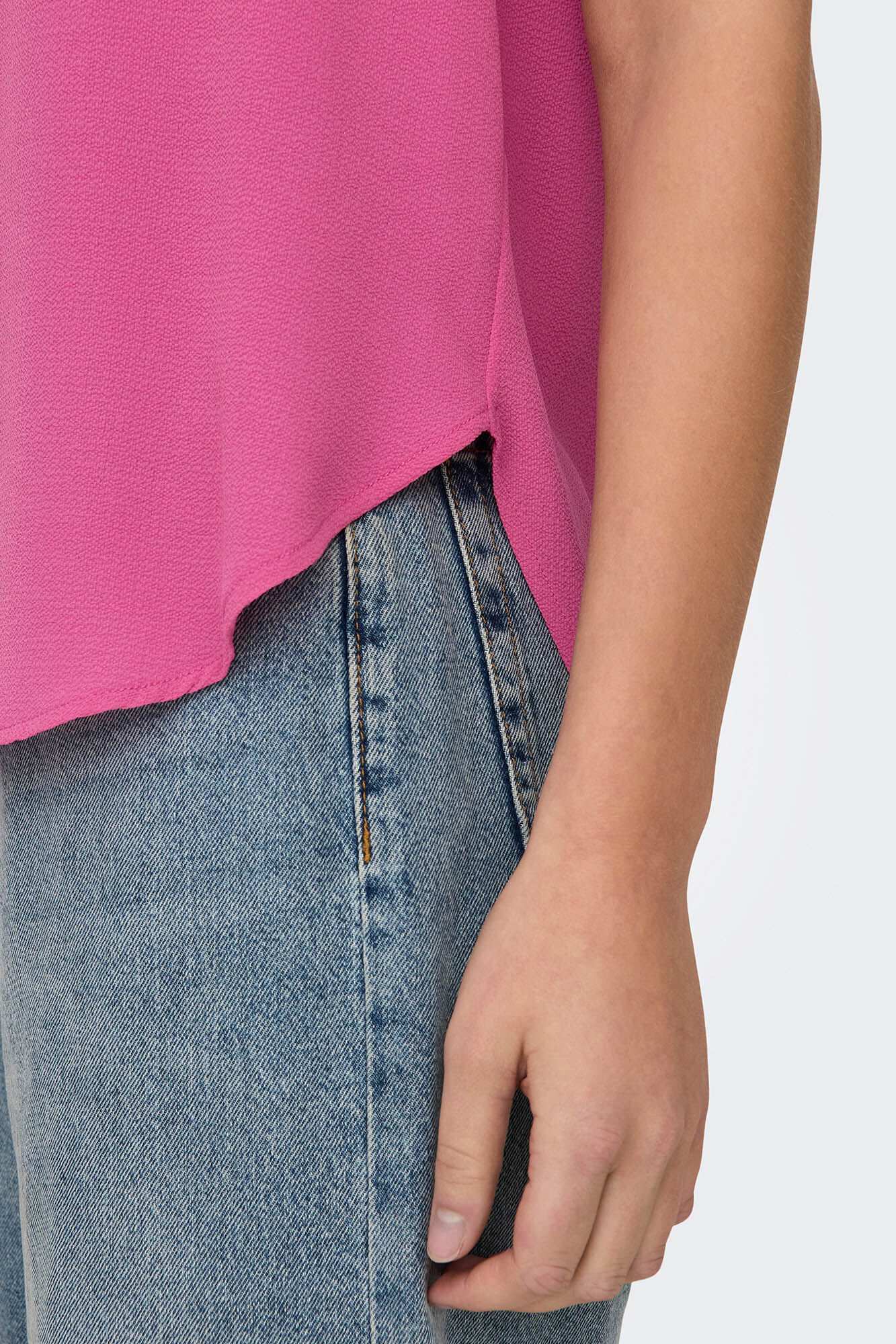 Only Playera manga corta fucsia