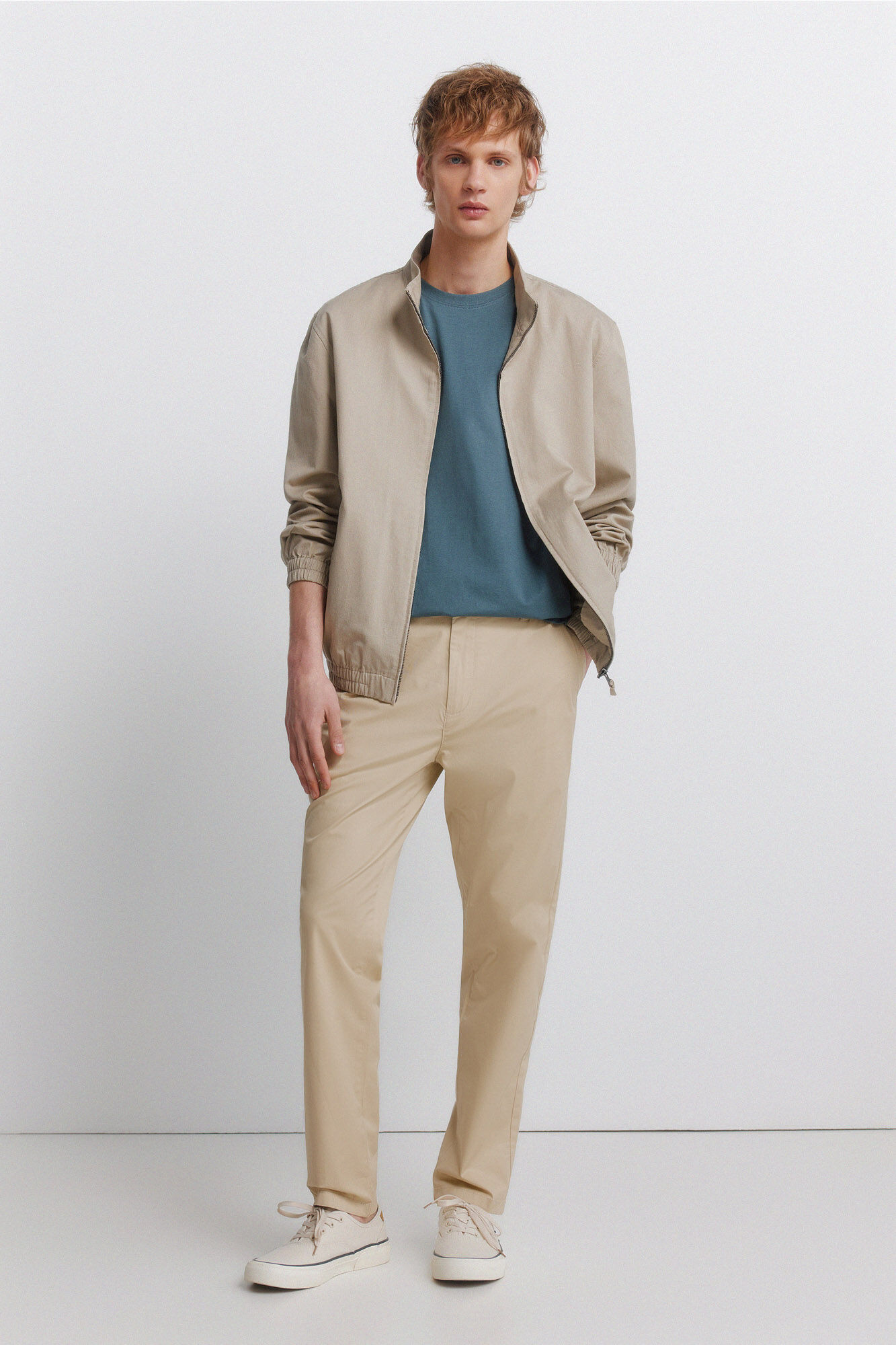 Springfield Pantal&oacute;n chino ligero c&oacute;modo slim fit