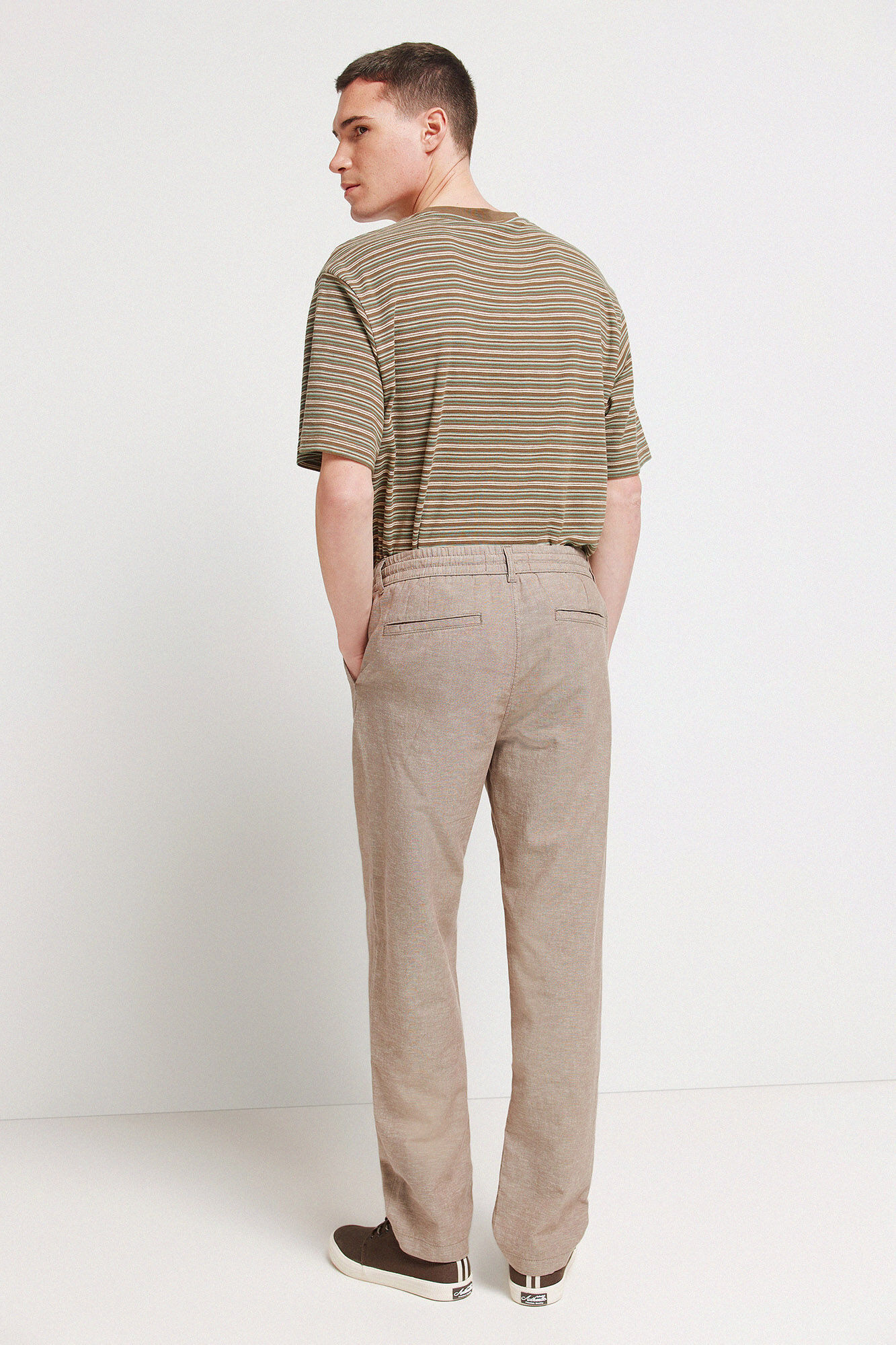 Springfield Pantal&oacute;n chino comfort fit de lino caf&eacute;