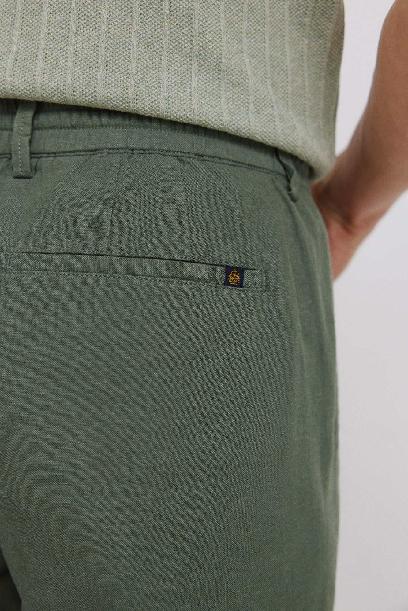 Springfield Pantal&oacute;n chino comfort fit de lino kaki