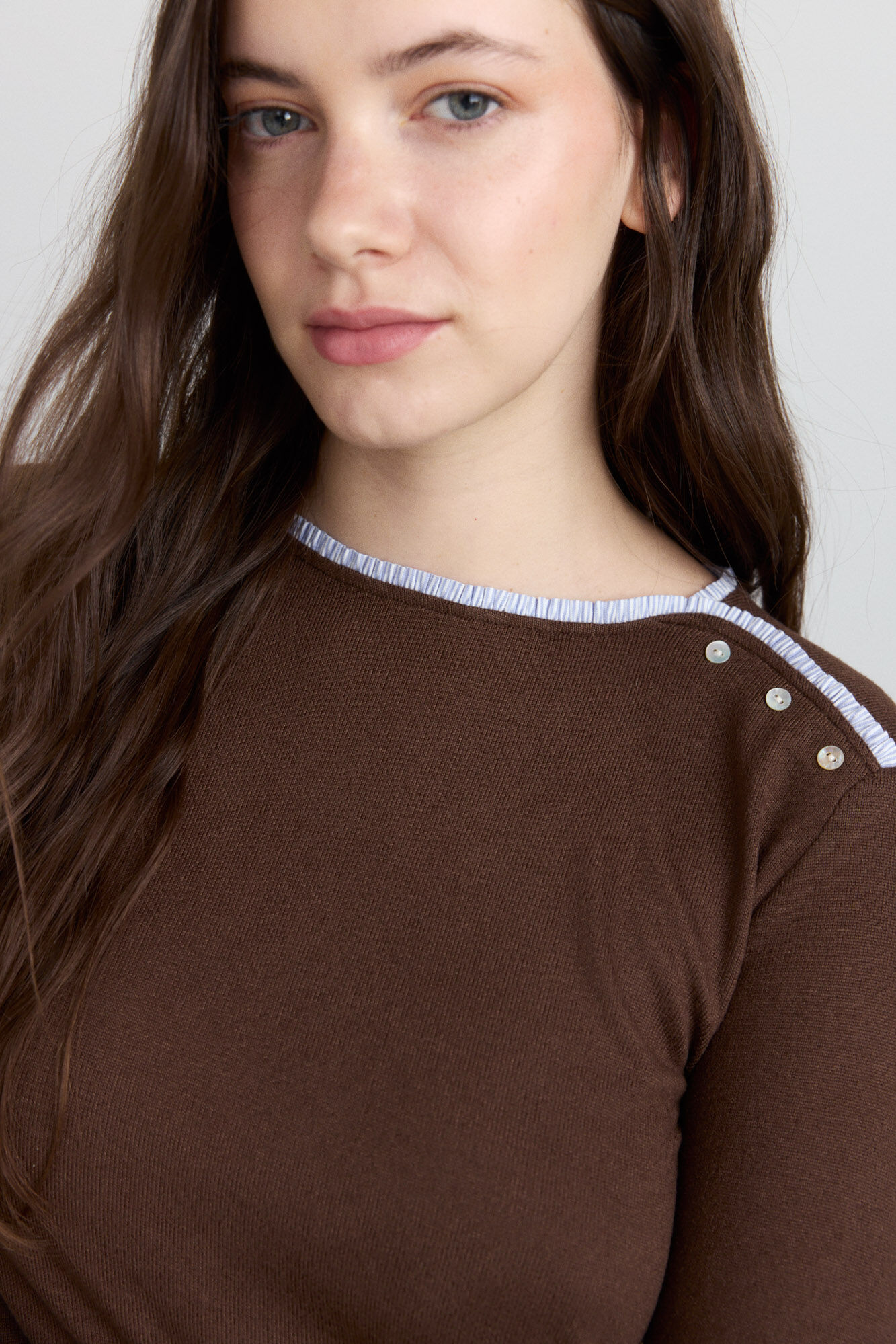 Springfield Playera cuello cervantes caf&eacute;
