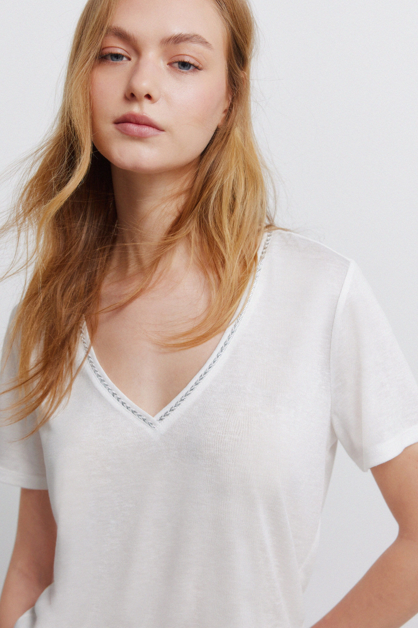 Springfield Playera de manga corta cuello en pico