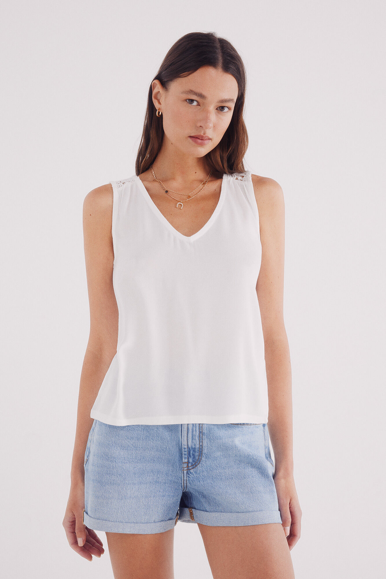 Springfield Playera escote v hombros crochet