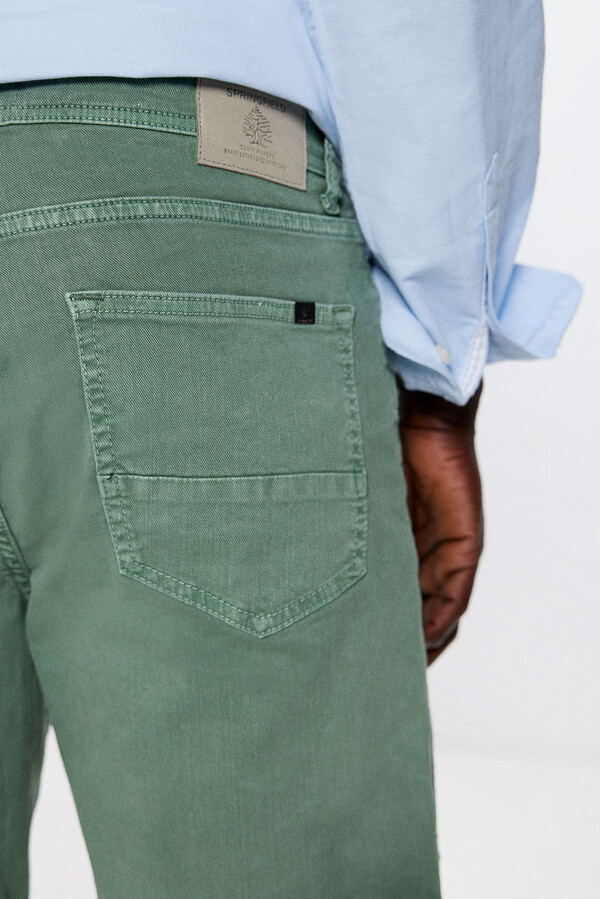 Springfield Bermuda slim 5 bolsillos color lavada verde