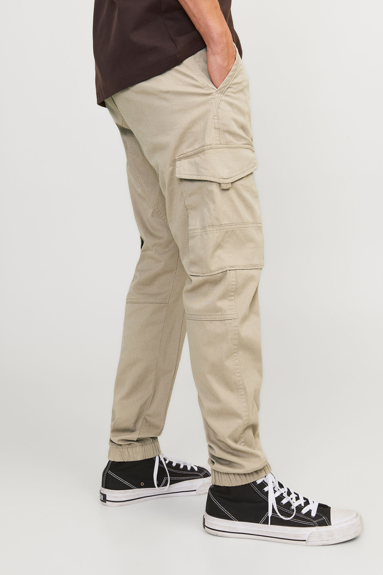 Jack & Jones Pantal&oacute;n cargo con pu&ntilde;o el&aacute;stico beige