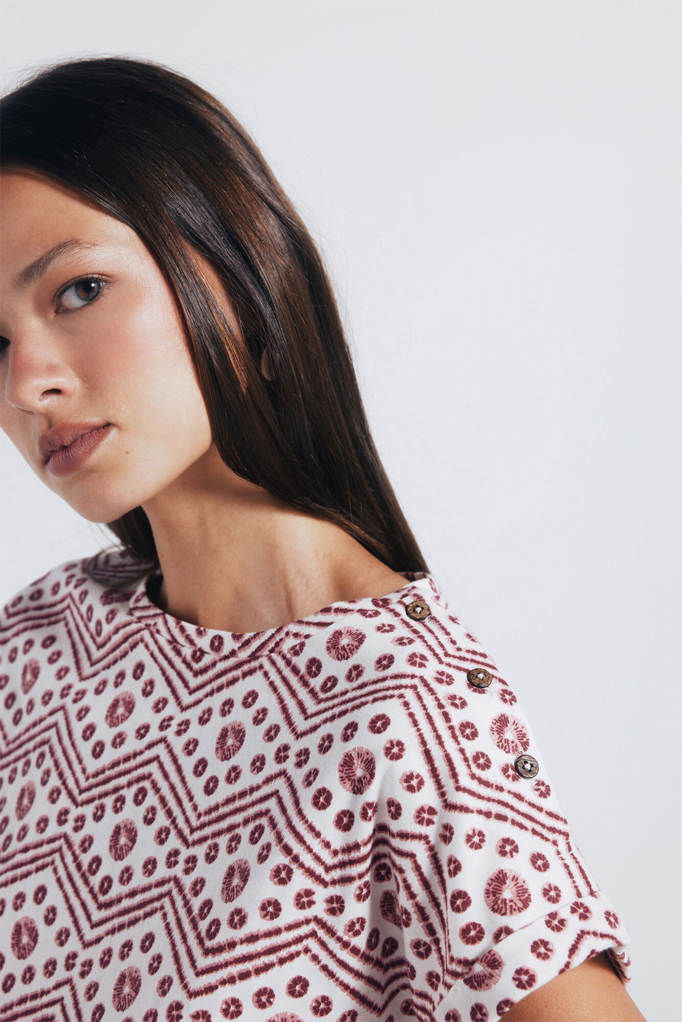 Springfield Playera botones hombro estampada