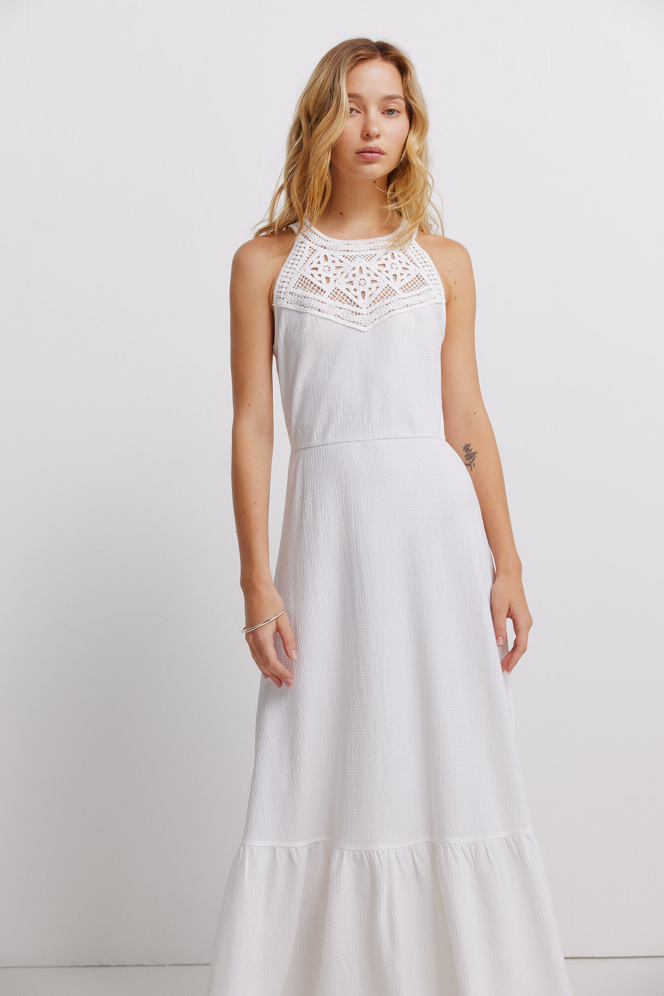 Springfield Vestido midi cuello halter de crochet natural