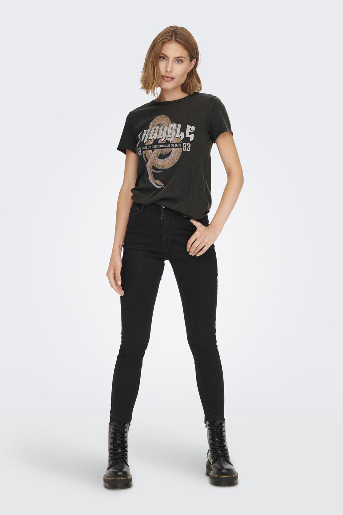 Only Playera estampada de manga corta negro