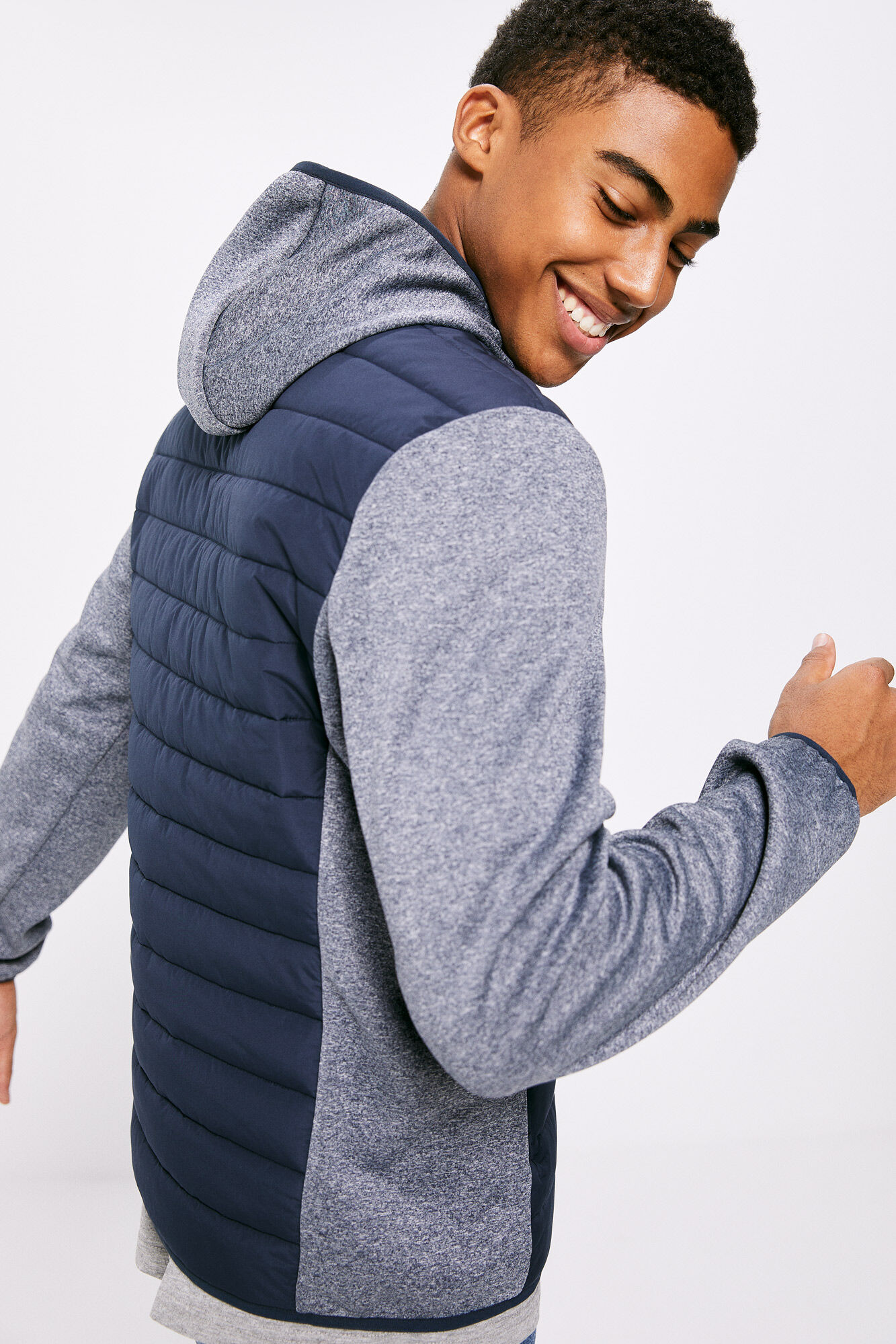 Chamarra acolchada combinada capucha Chamarras para hombre