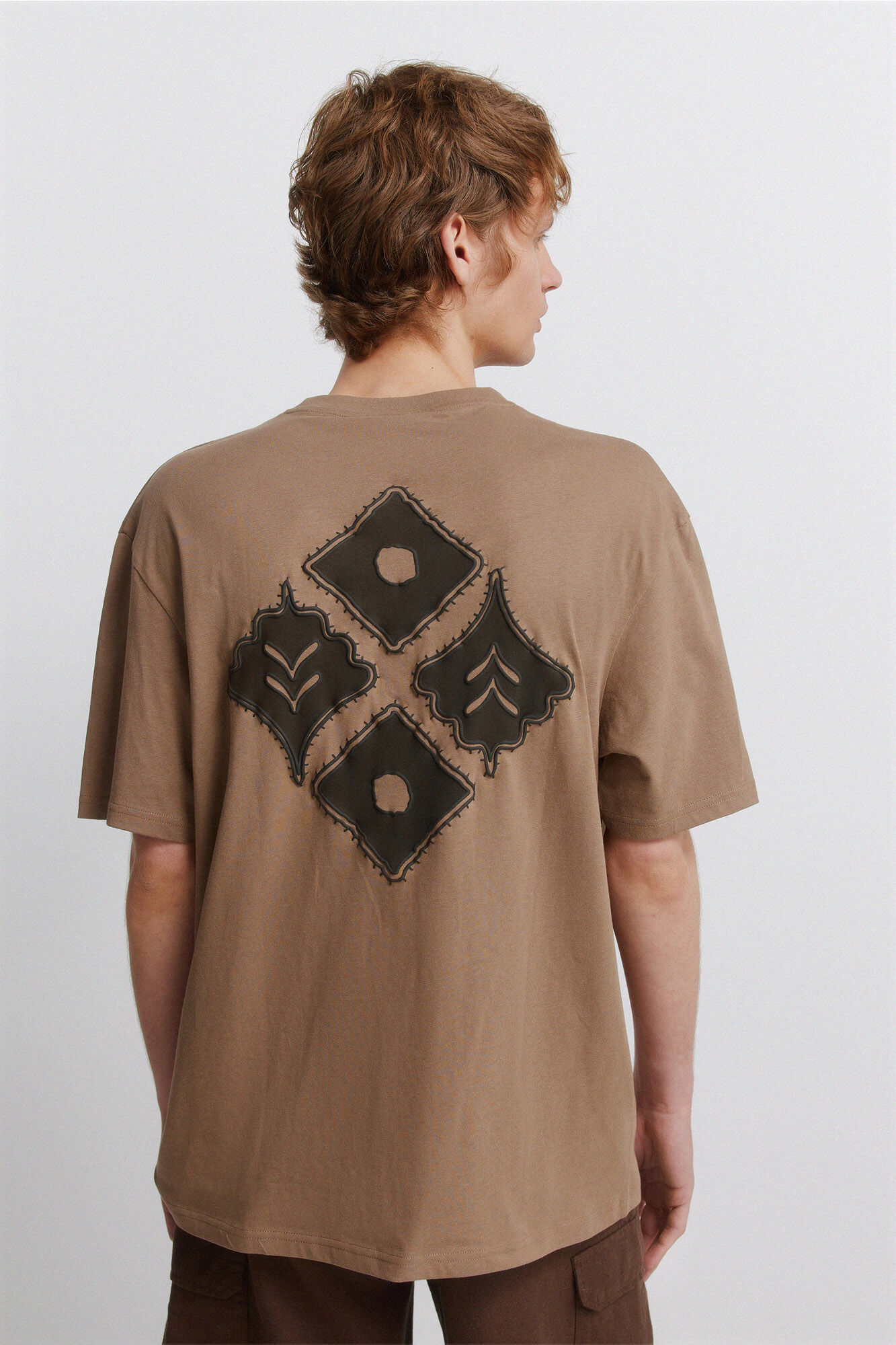 Springfield Playera de parches caf&eacute;