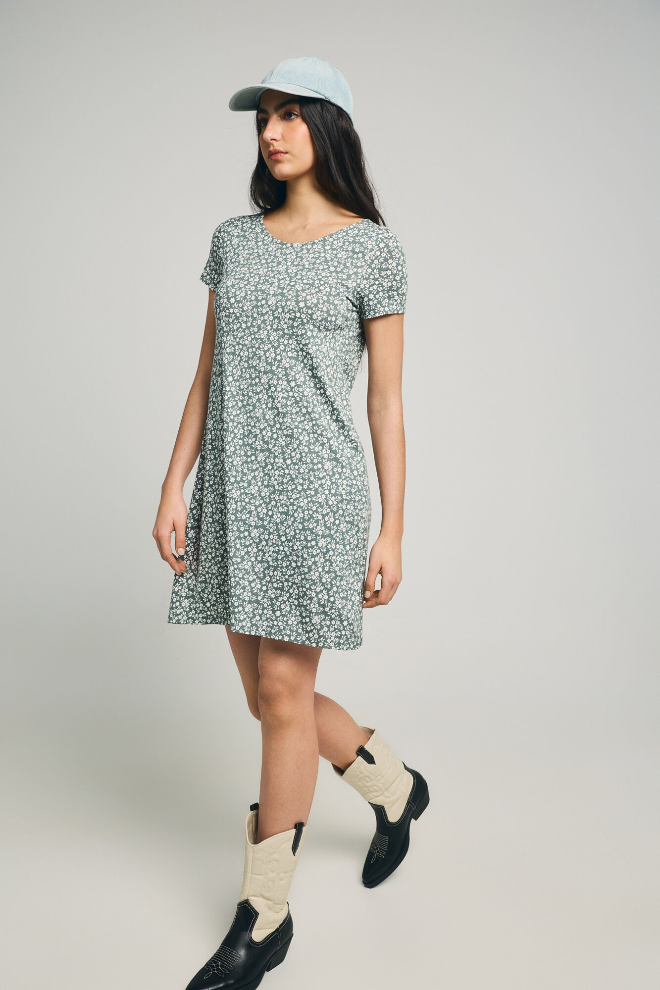 Only Vestido corto manga corta