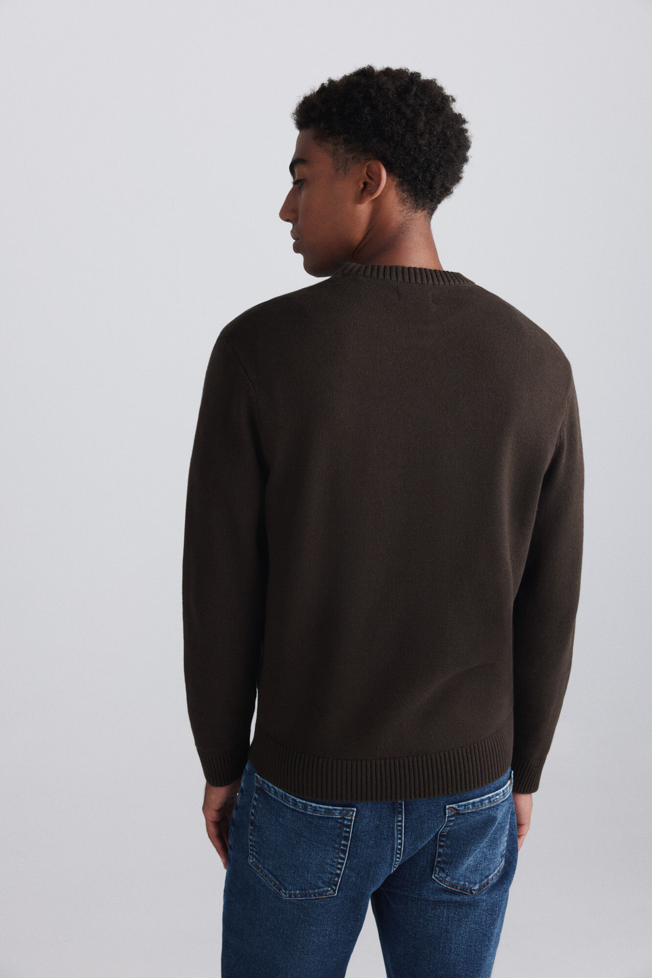 Springfield Su&eacute;ter cuello redondo liso caf&eacute;