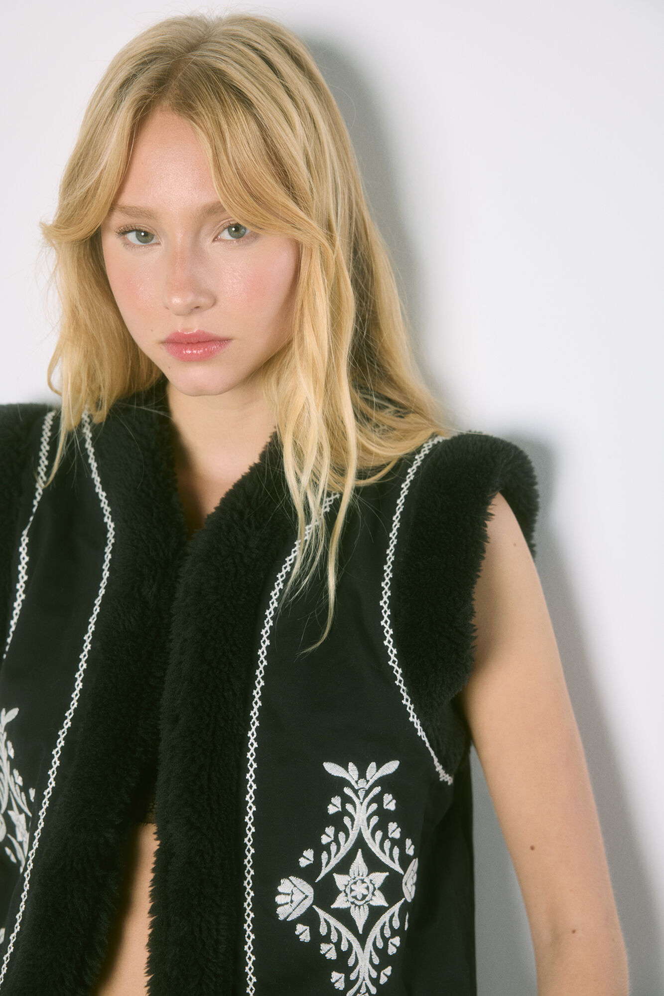 High Spirits Chaleco Grace negro