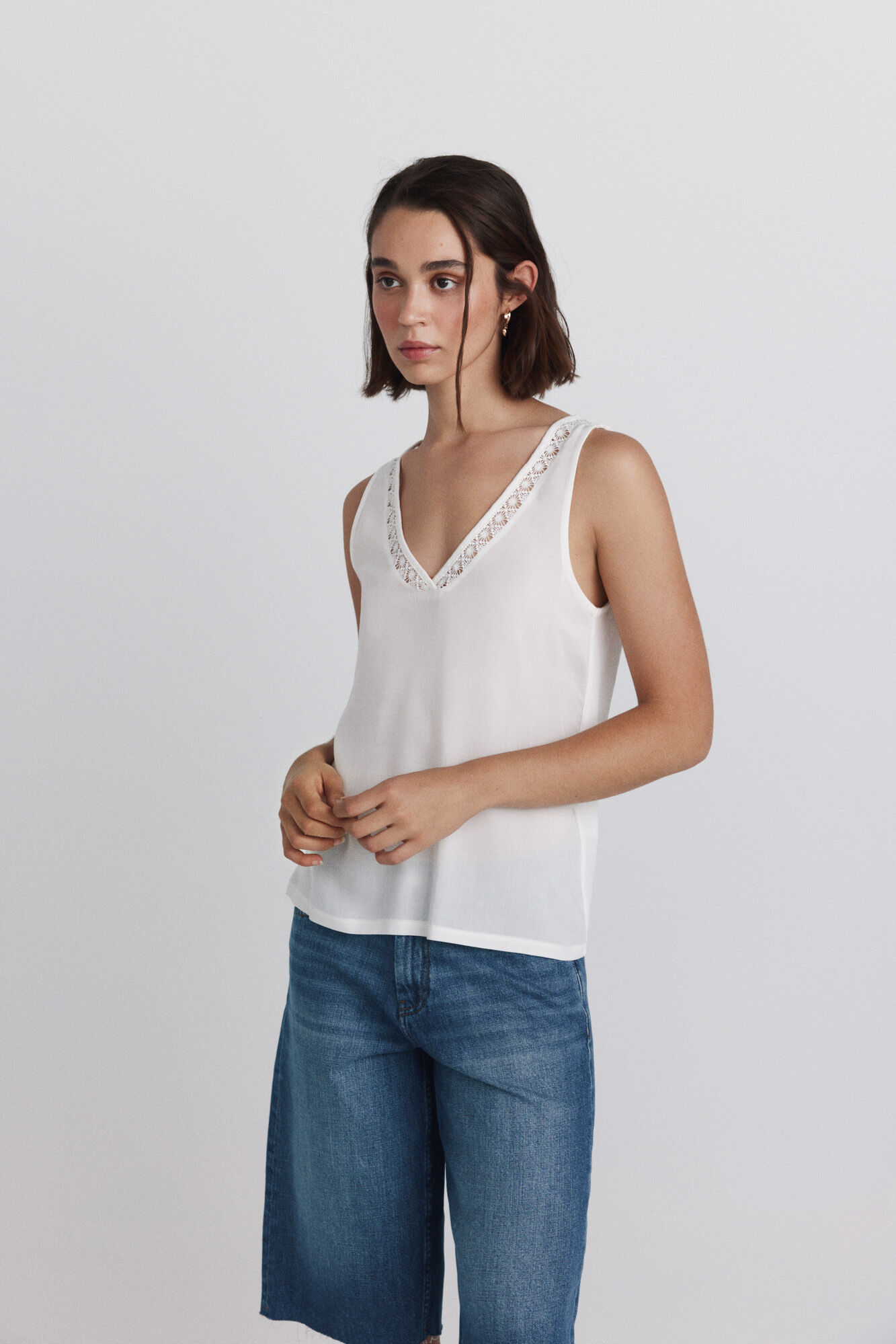 Springfield Playera sin mangas con bordado en el escote