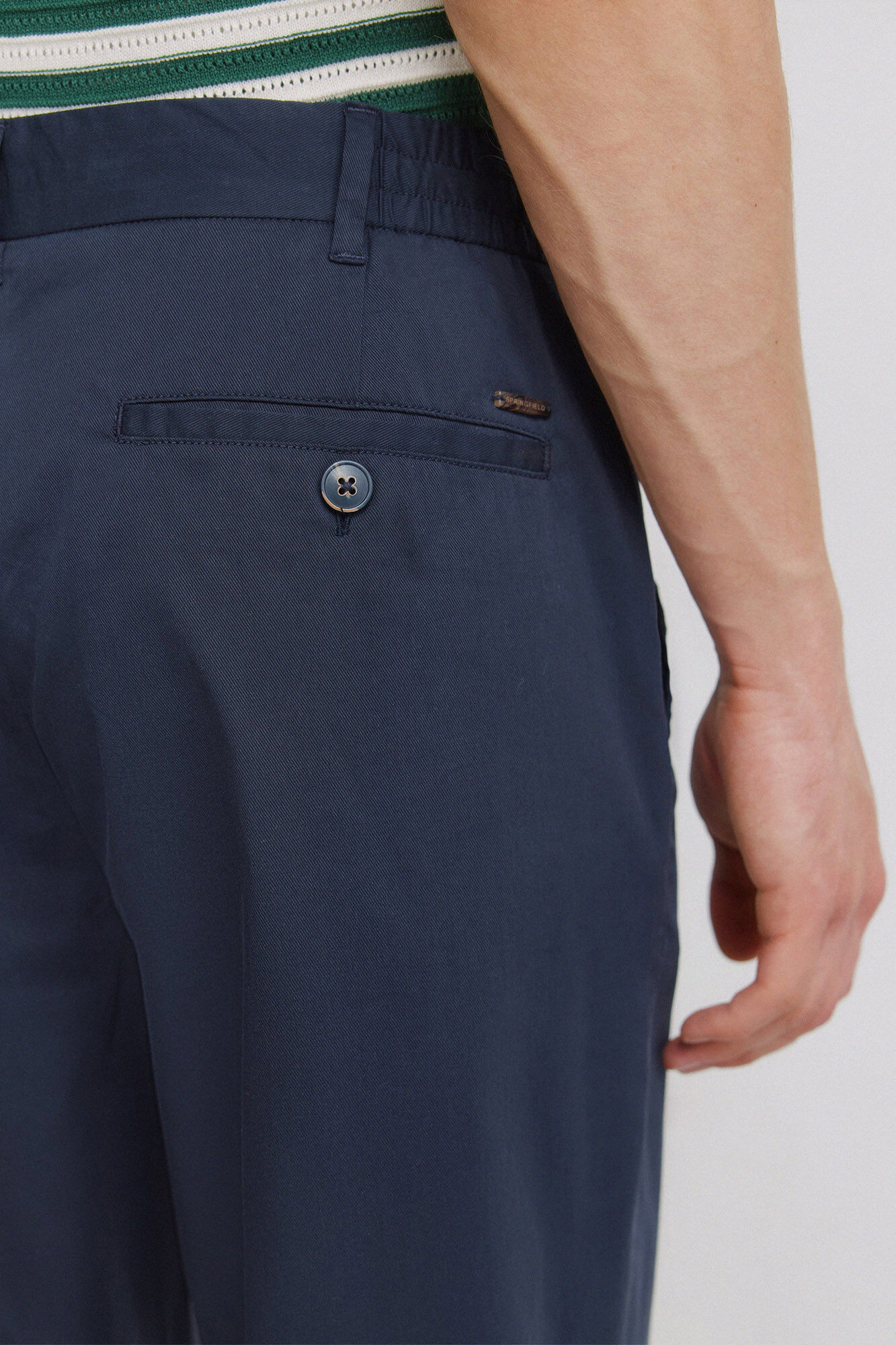 Springfield Pantal&oacute;n chino ligero corte relajado azulado