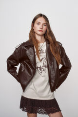 High Spirits Chamarra Revvy café