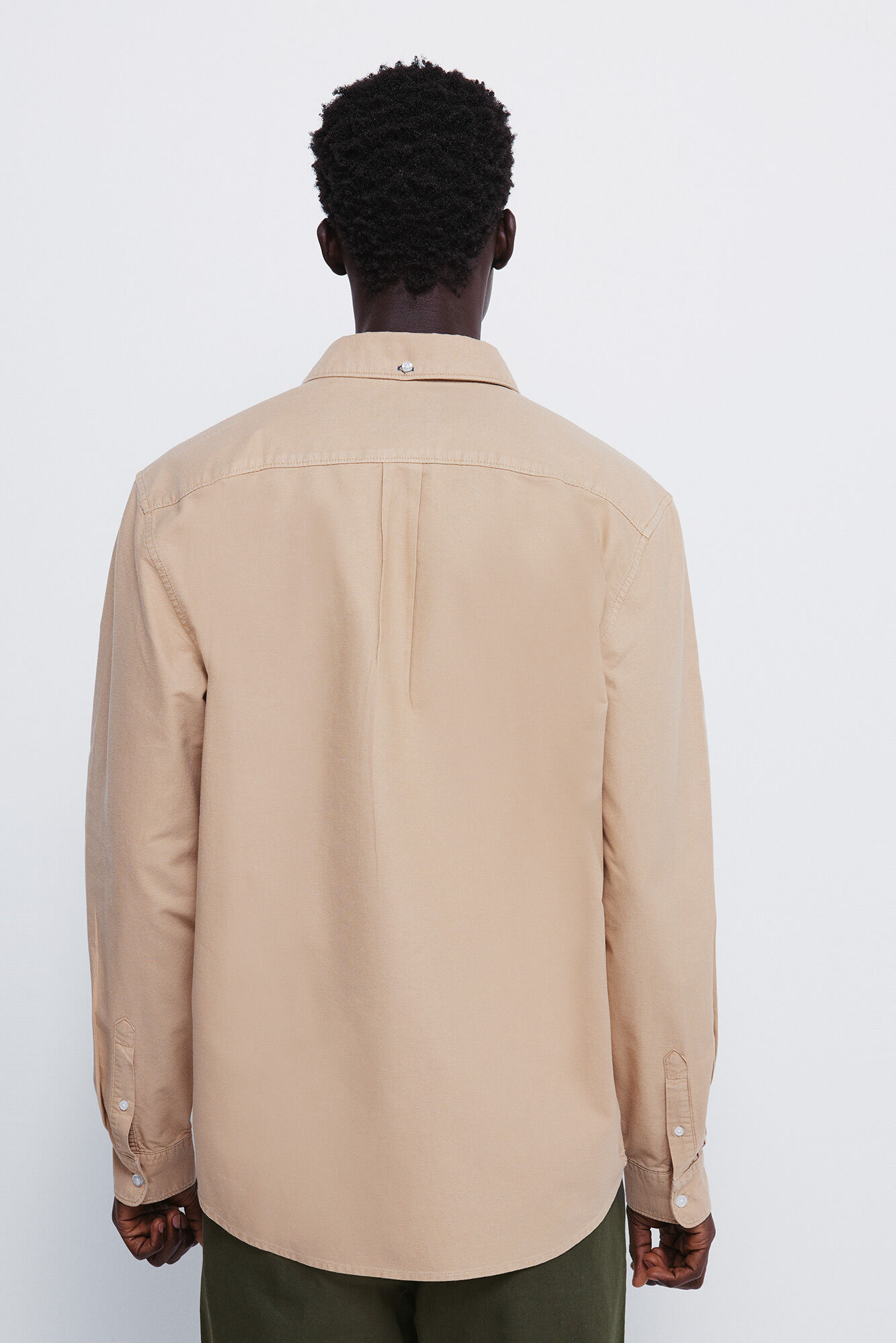 Springfield Camisa oxford te&ntilde;ida en prenda beige