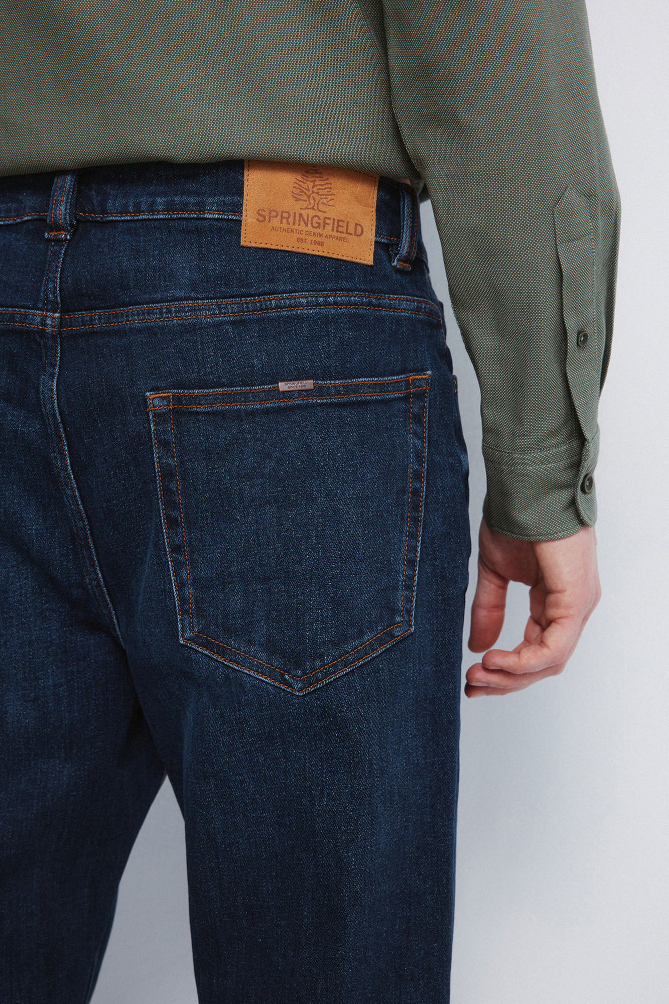 Springfield Jeans rectos con lavado oscuro azul