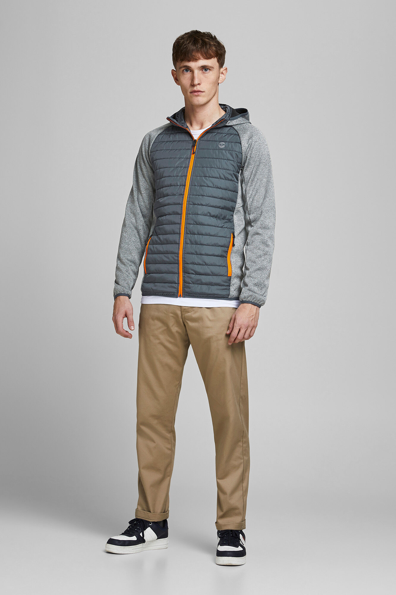 Jack & Jones Chamarra acolchada combinada gris