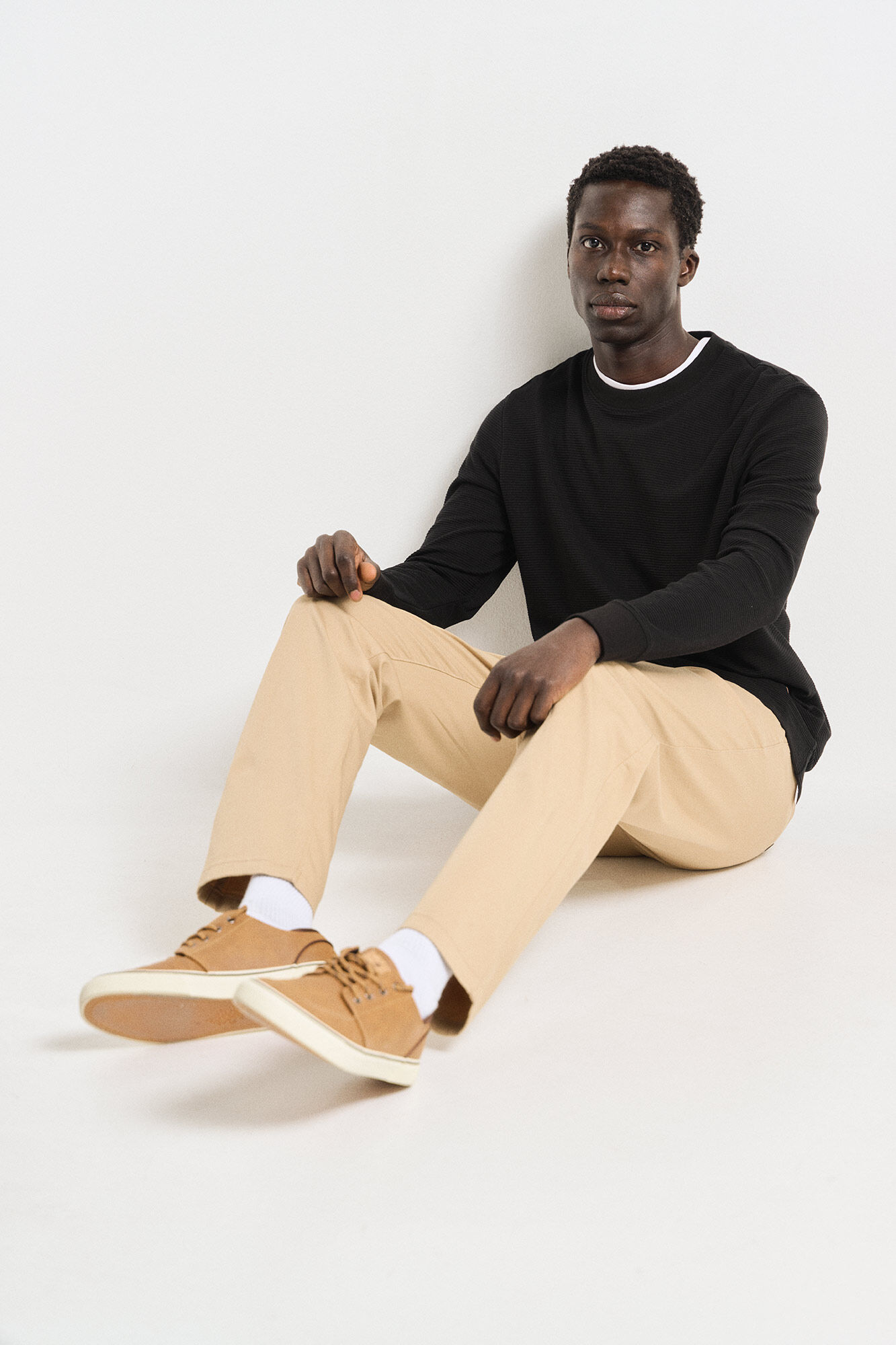 Springfield Playera manga larga atabillada pu&ntilde;os negro