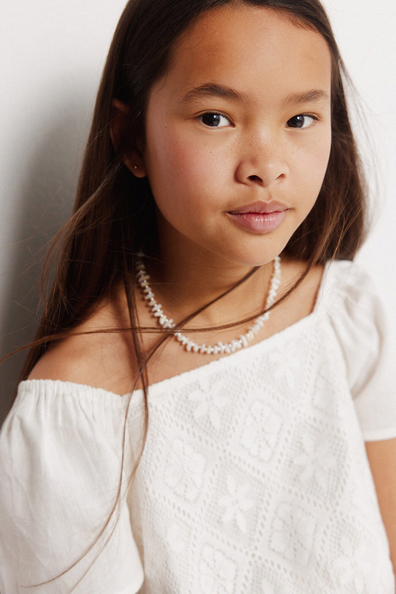 Springfield Kids Overol bordado suizo para ni&ntilde;a marfil