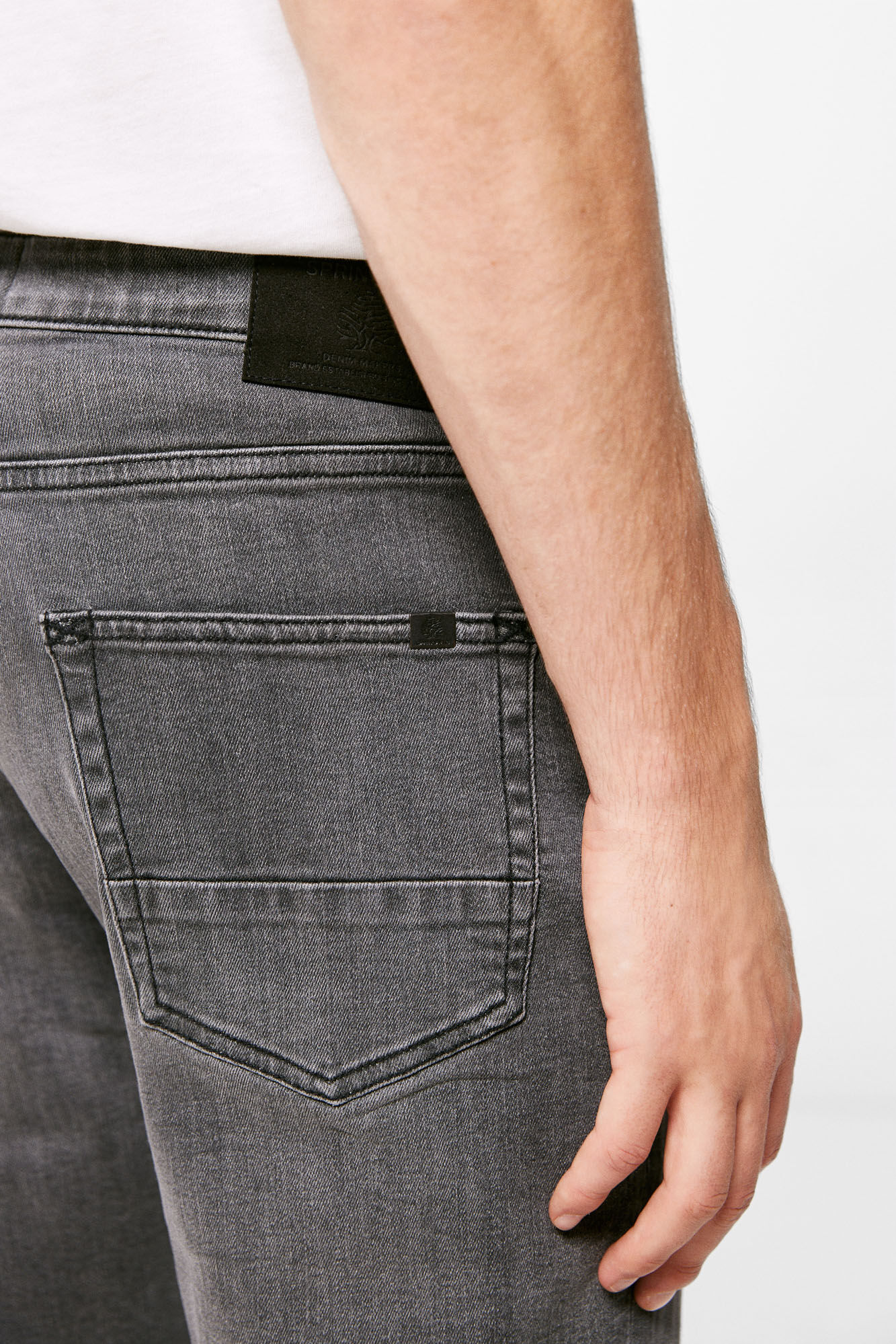 Jeans slim gris oscuro lavado Pantalones de mezclilla para hombre Springfield MX