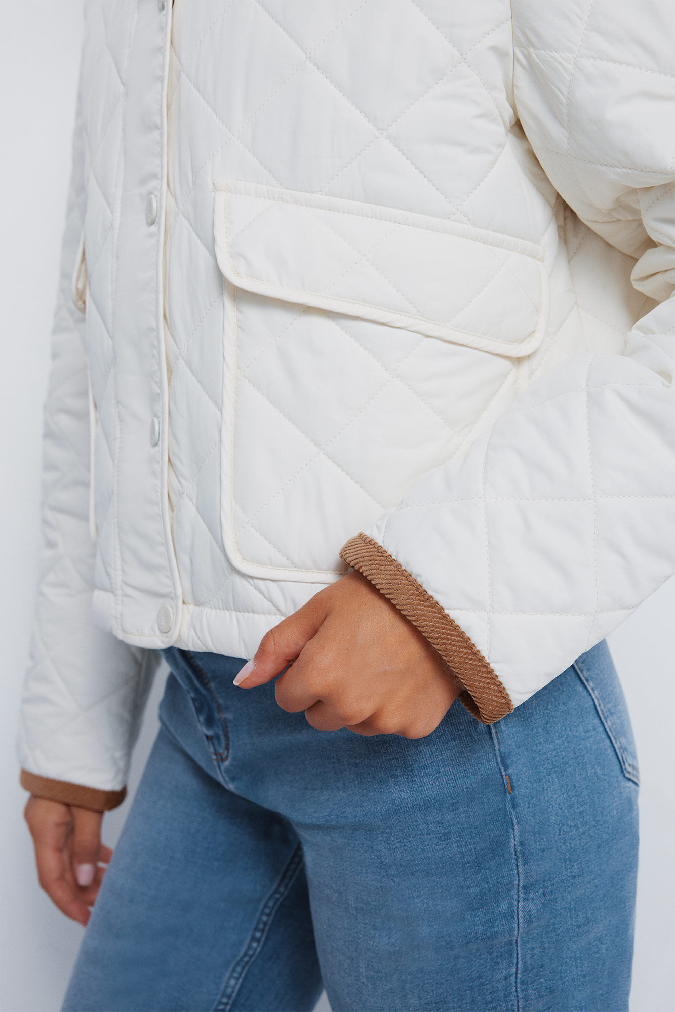 Springfield Chamarra short con relleno con cuello de pana