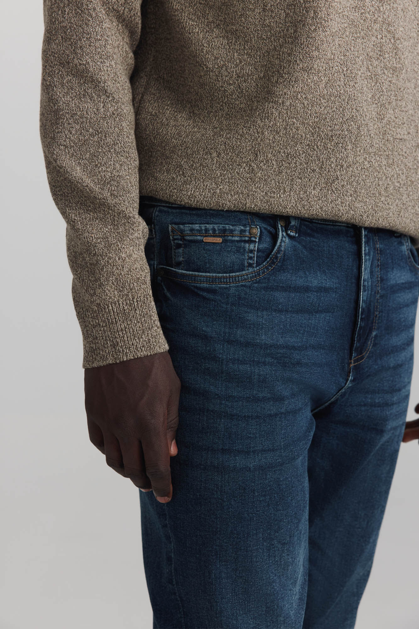 Springfield Su&eacute;ter liso con trenzado y cuello alto nude