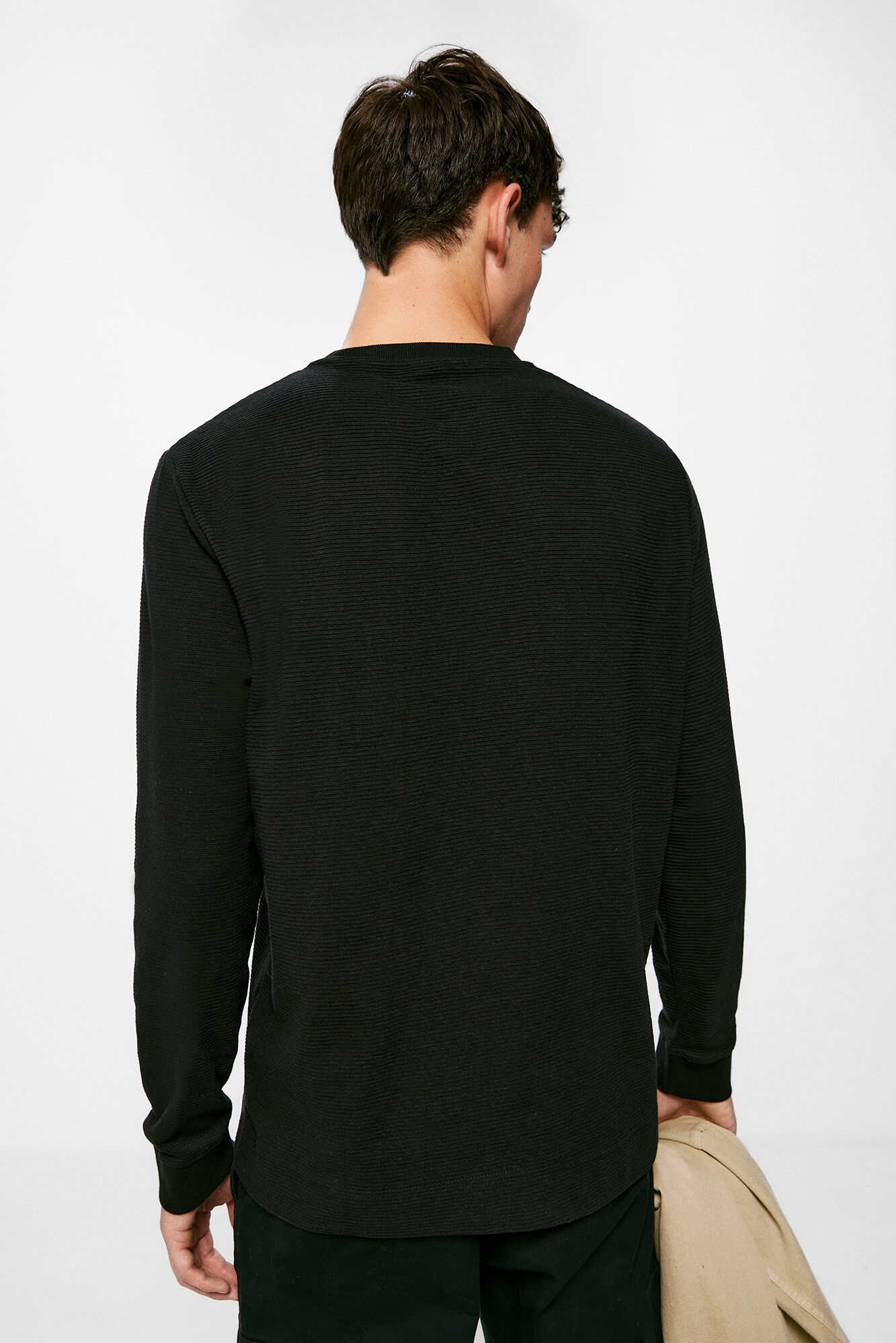 Springfield Playera manga larga atabillado negro