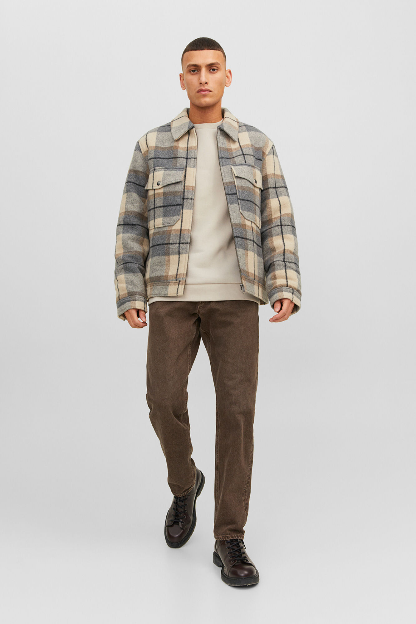 Jack & Jones Sudadera b&aacute;sica de cuello redondo gris