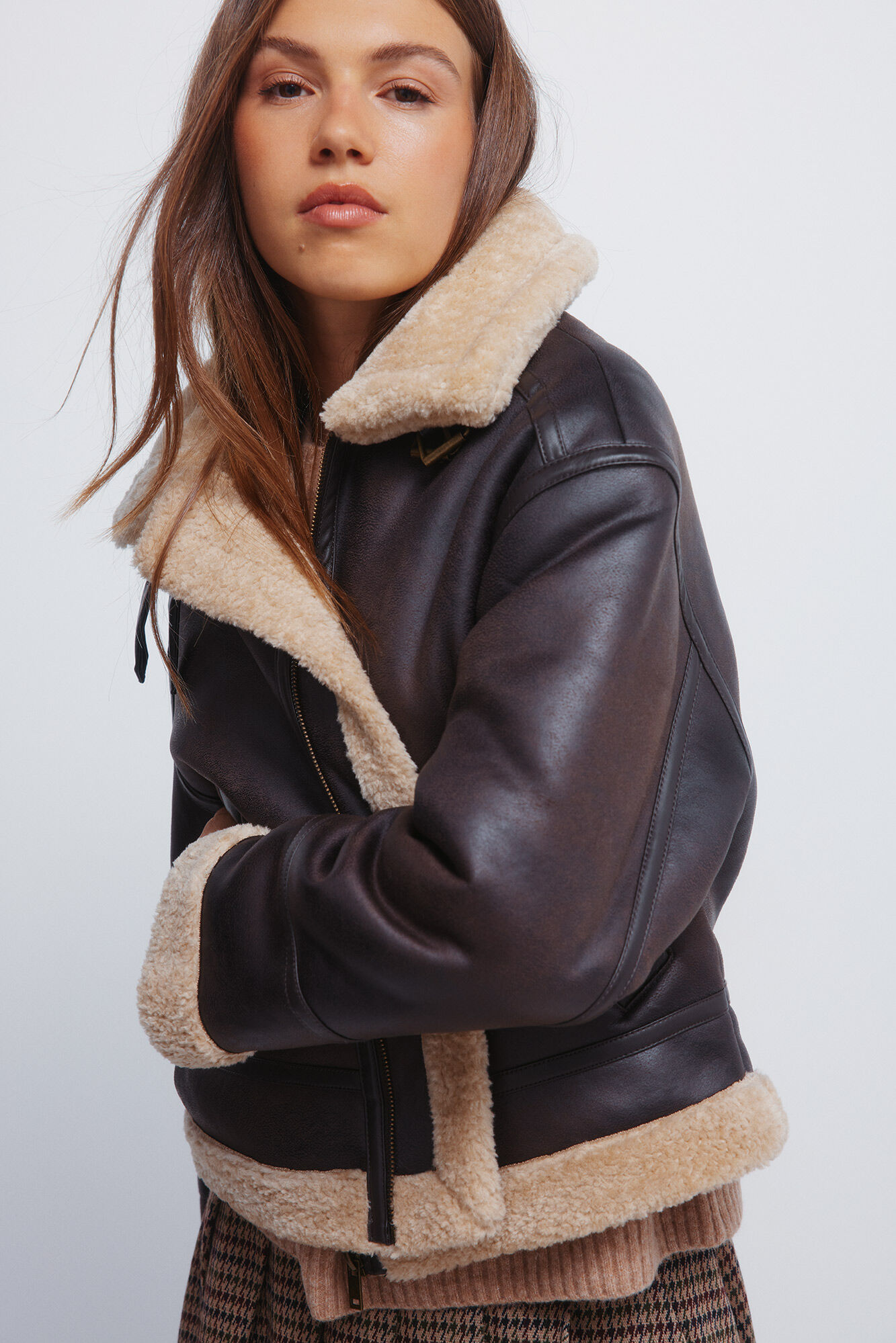 Springfield Chamarra de doble cara con cuello de piel caf&eacute;