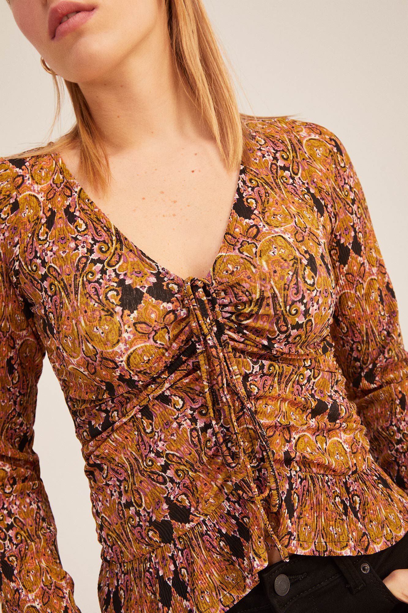 Springfield Playera Fruncida Estampada negro