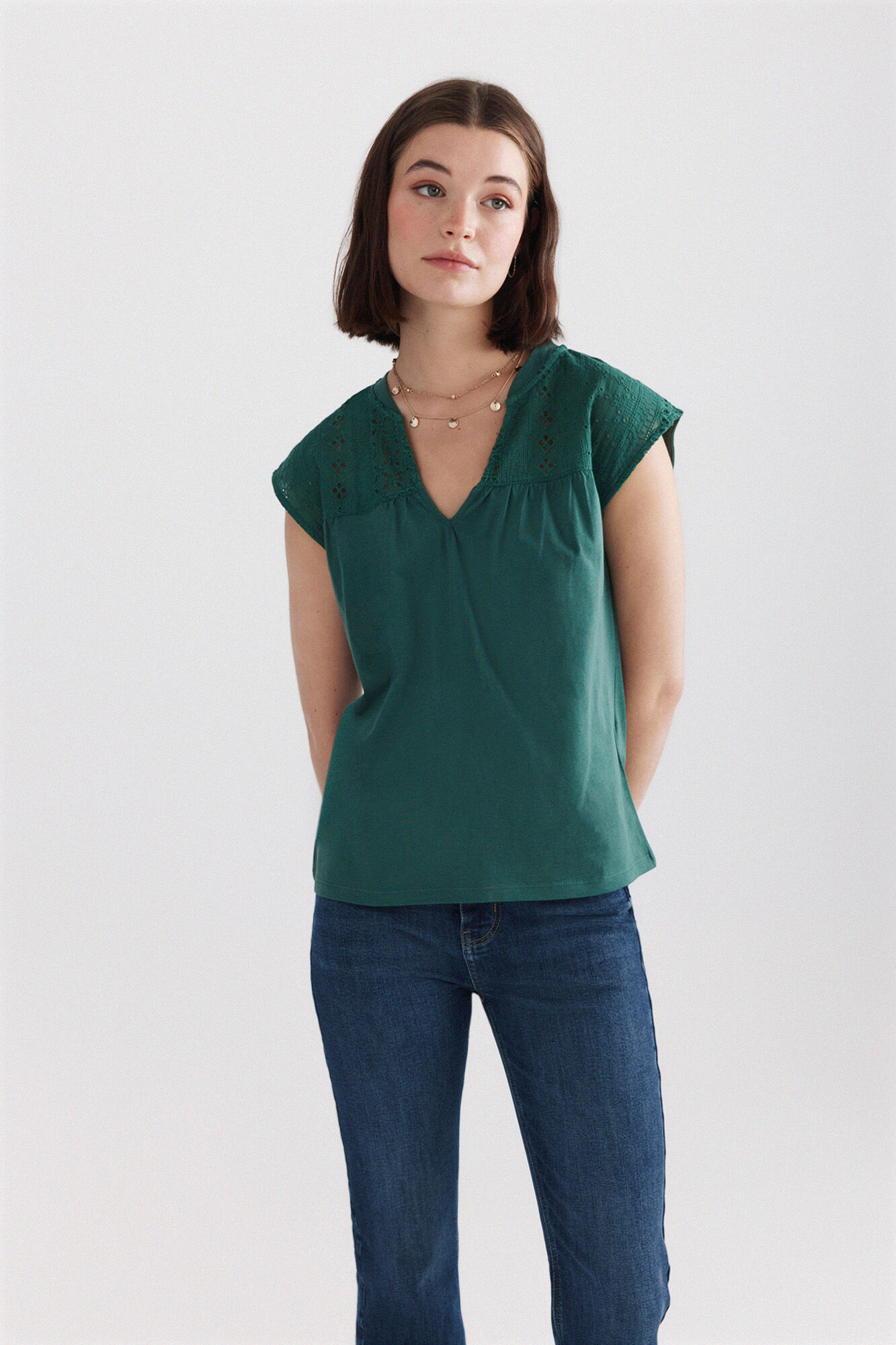 Springfield Playera bordado suizo