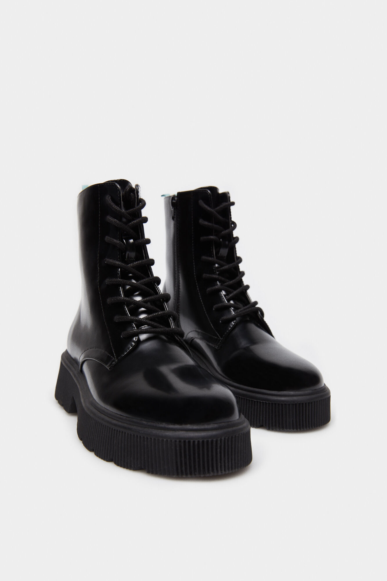 Bota plana sales piel suela track