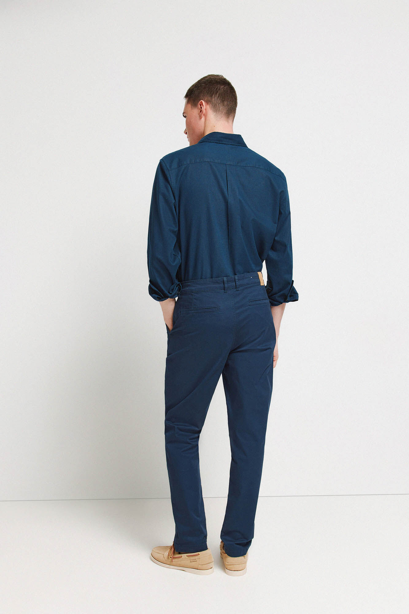 Springfield Pantal&oacute;n chino slim fit de color azulado