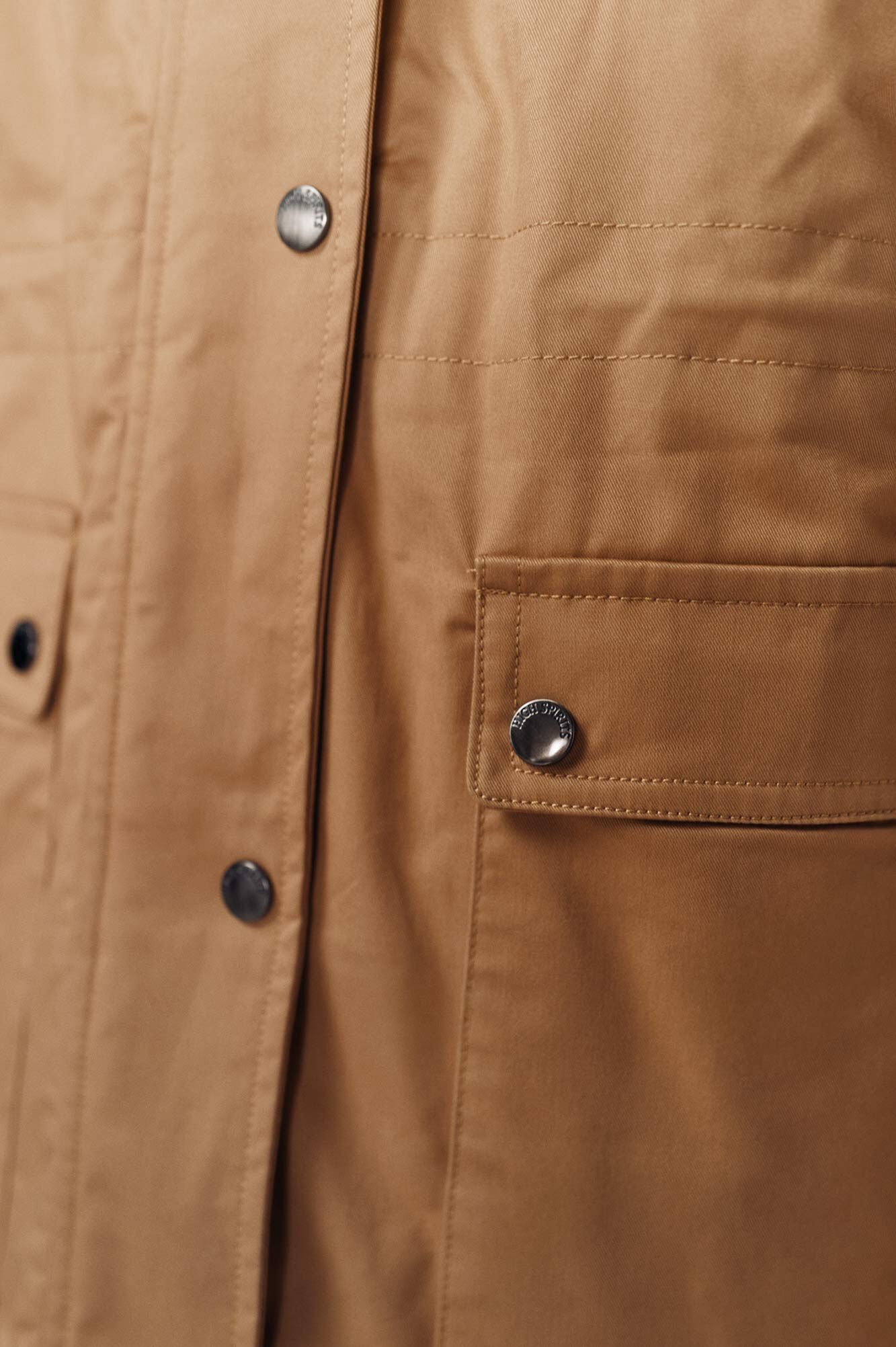 High Spirits Chamarra Aero caf&eacute;