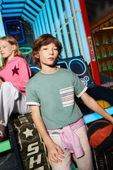 Springfield Playera bolsillo contraste niño verde