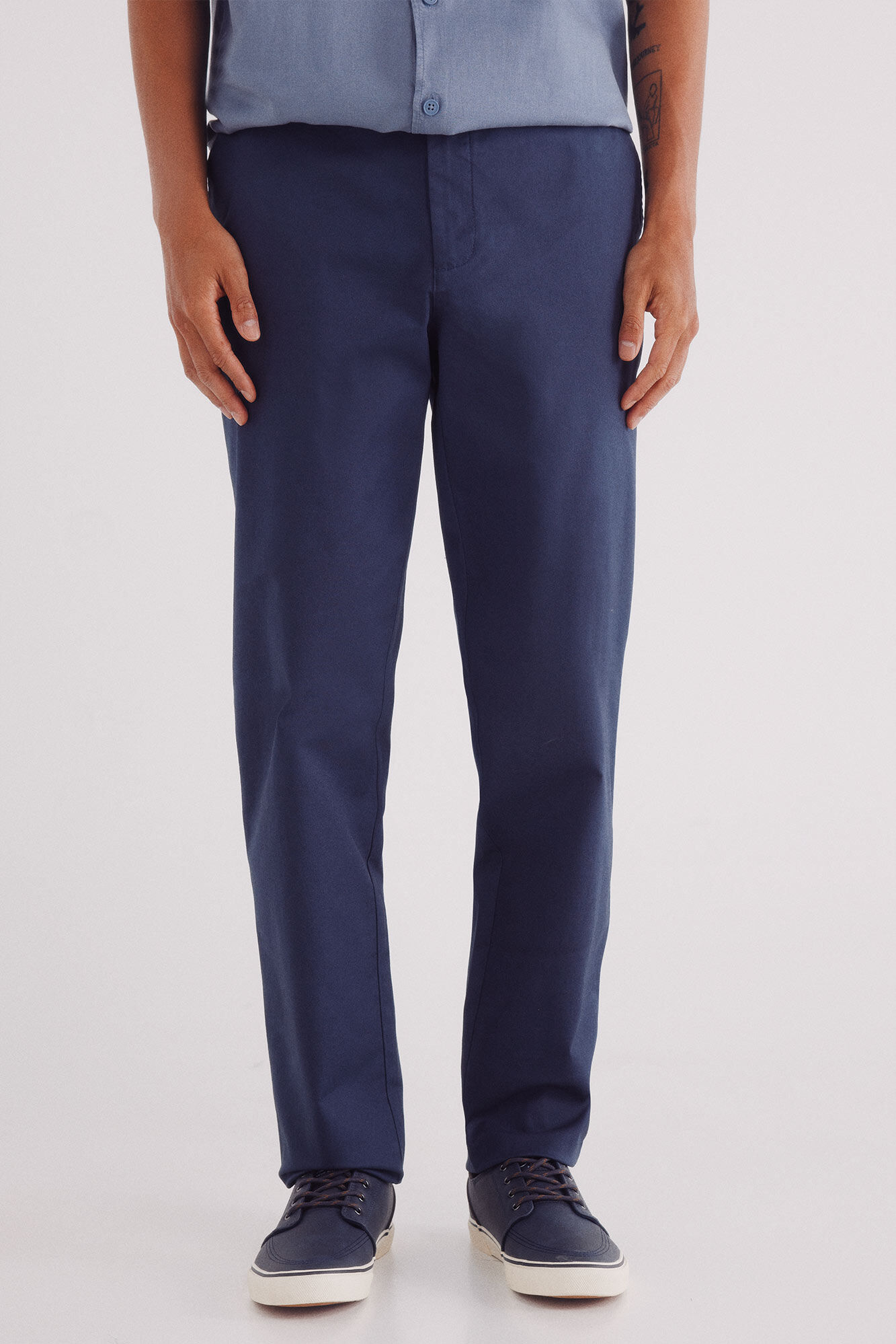 Springfield Pantal&oacute;n chino ligero slim fit