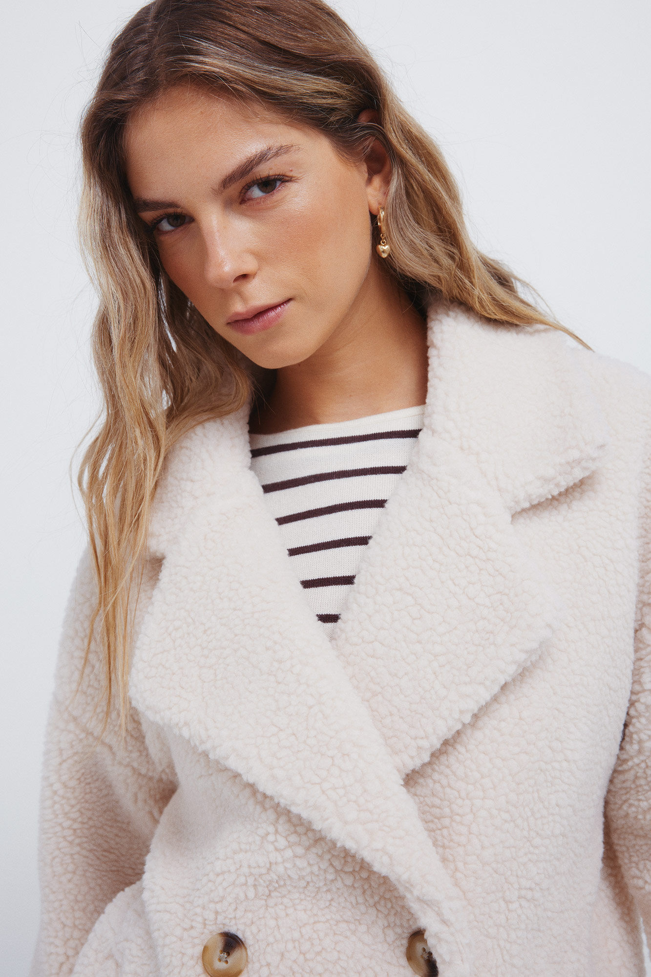 Springfield Chamarra cruzado de piel borrego nude