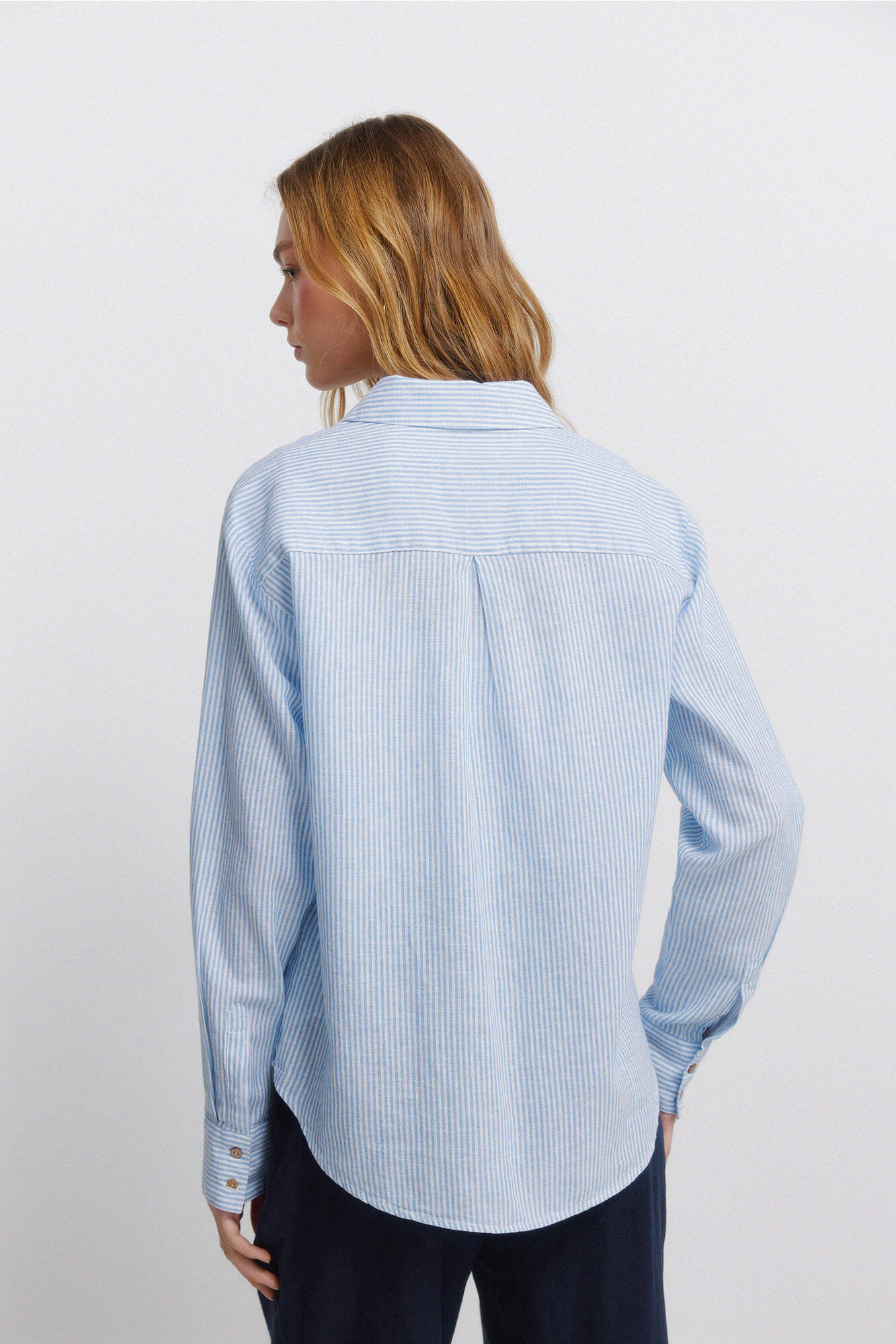 Springfield Camisa escote pico de lino azul