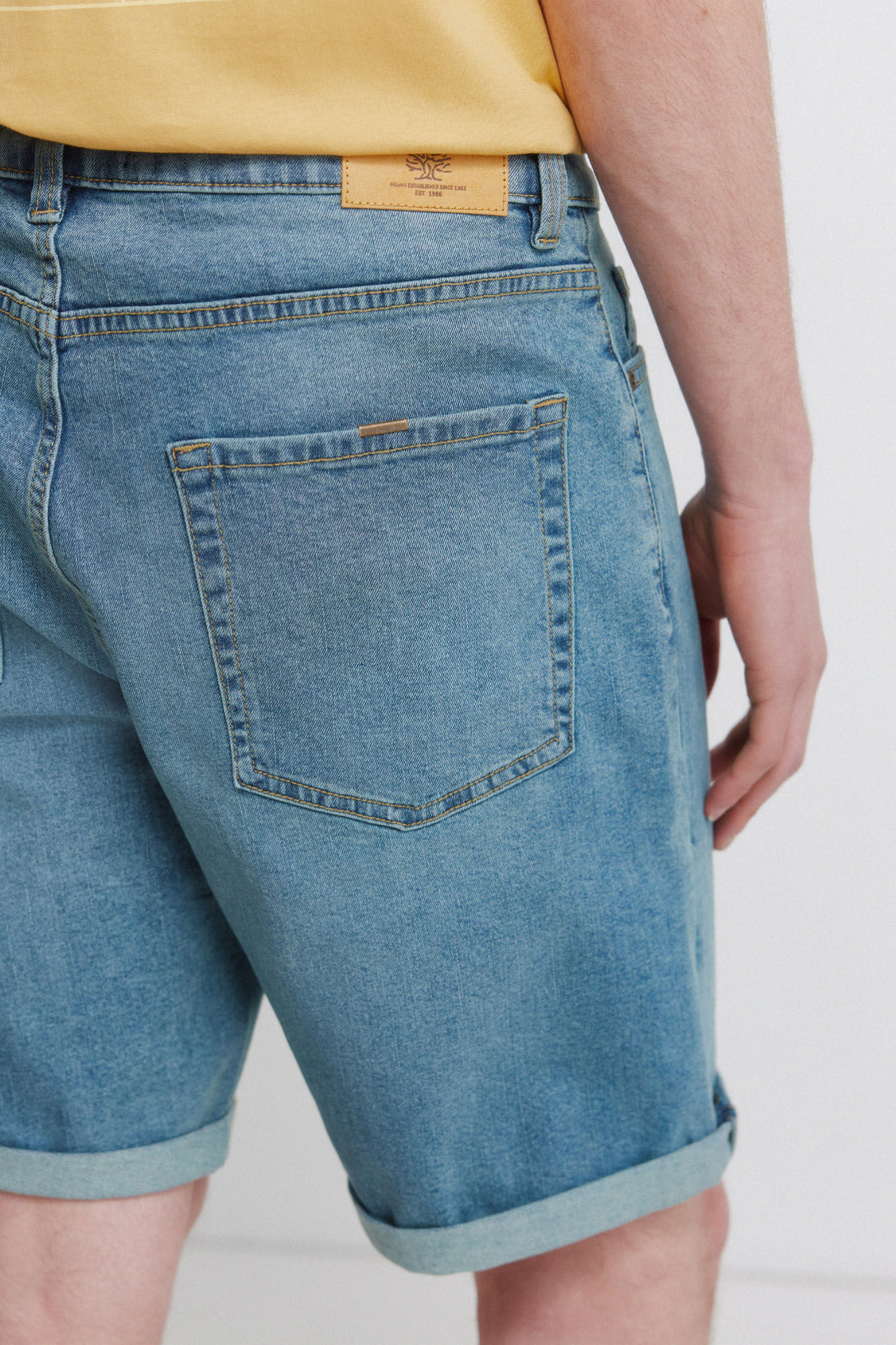 Springfield Bermudas de mezclilla b&aacute;sicas sobrete&ntilde;idas slim fit azul