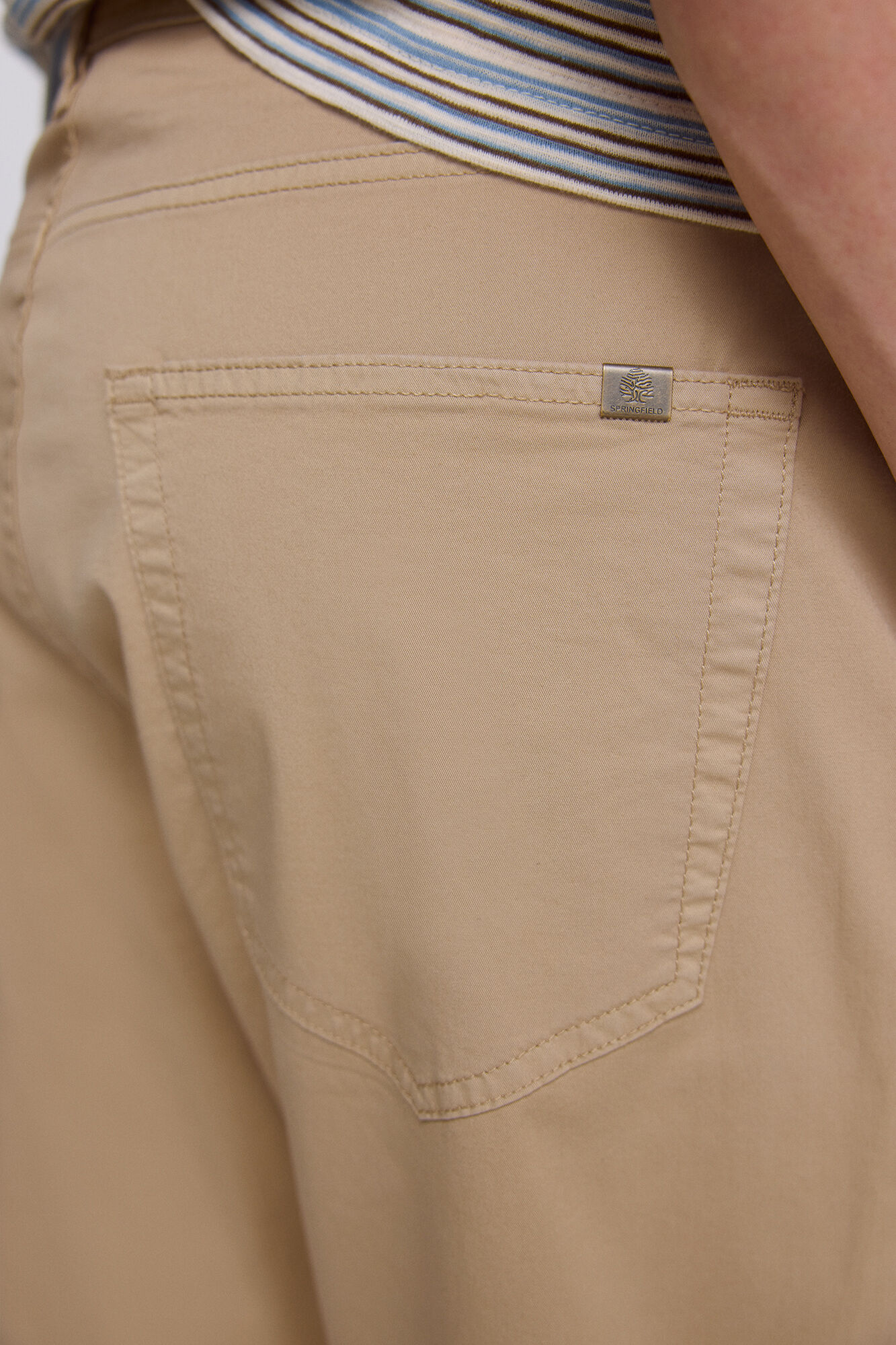 Springfield Pantal&oacute;n slim fit de 5 bolsillos lavado beige