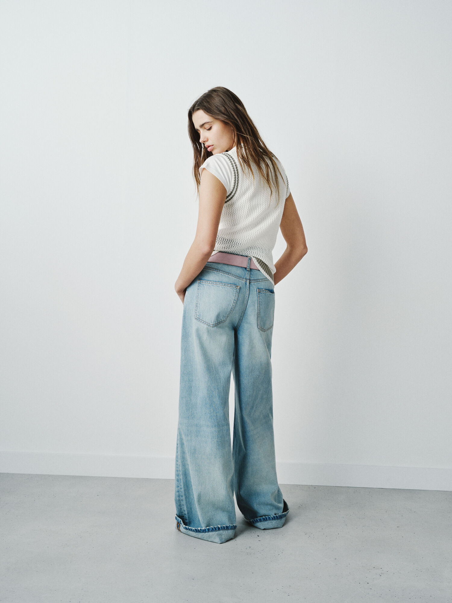 High Spirits Su&eacute;ter Lily beige