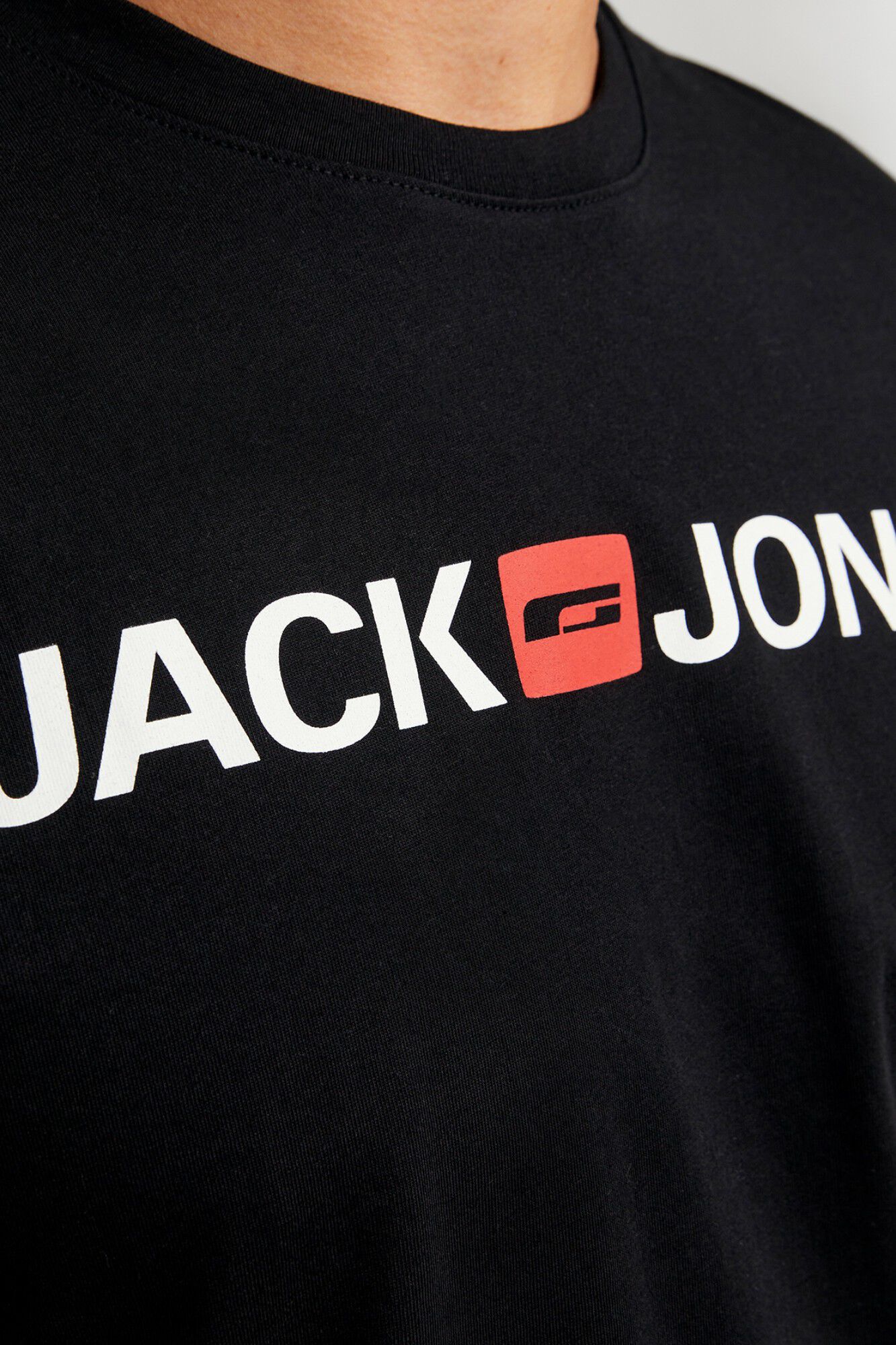 Jack & Jones Playera est&aacute;ndar fit negro