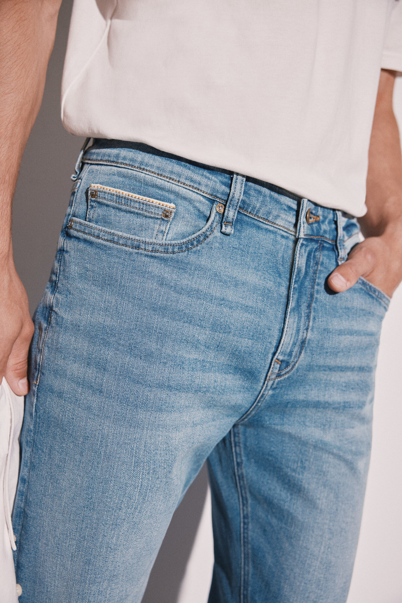 Springfield Jeans slim lavado medio ensuciado turquesa