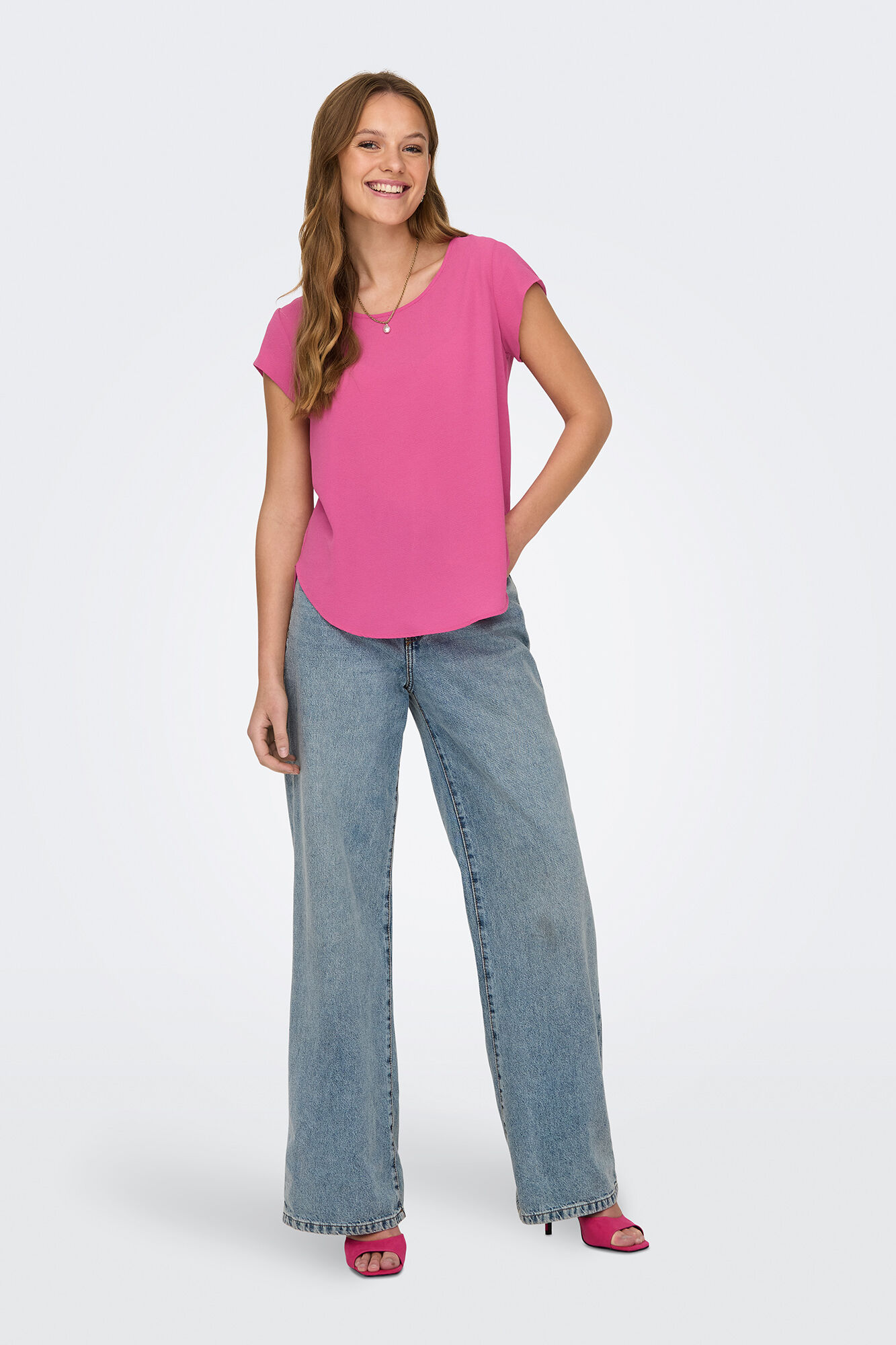 Only Playera manga corta fucsia