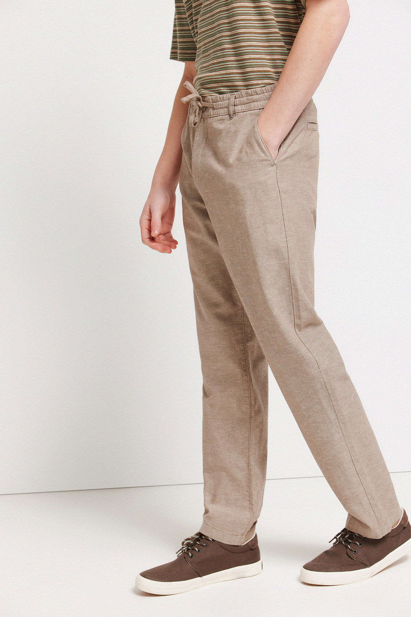 Springfield Pantal&oacute;n chino comfort fit de lino caf&eacute;